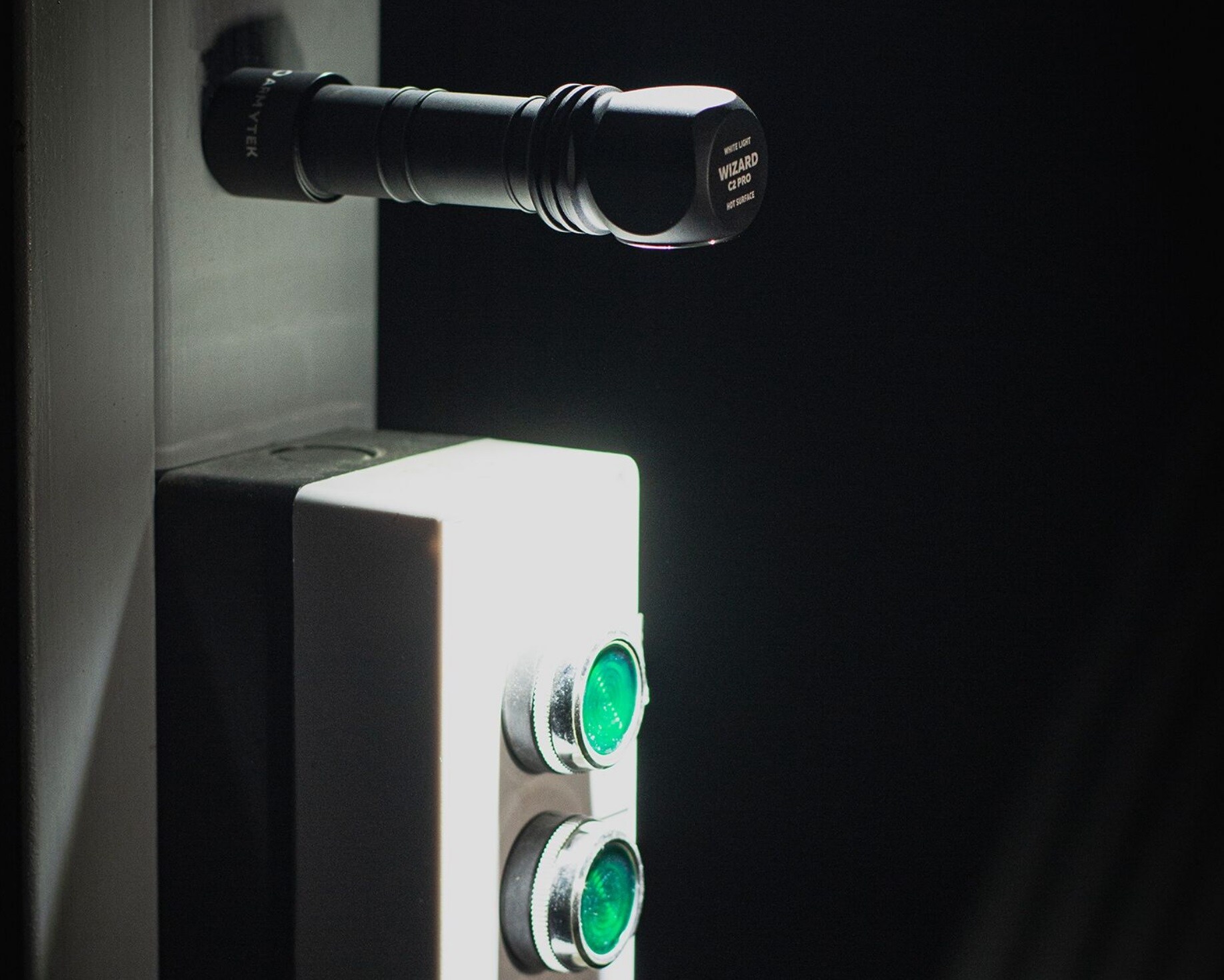 Lampe frontale et coudée Wizard C2 Pro Magnet USB Warm 3w1 PCB Armytek 2330 lumens