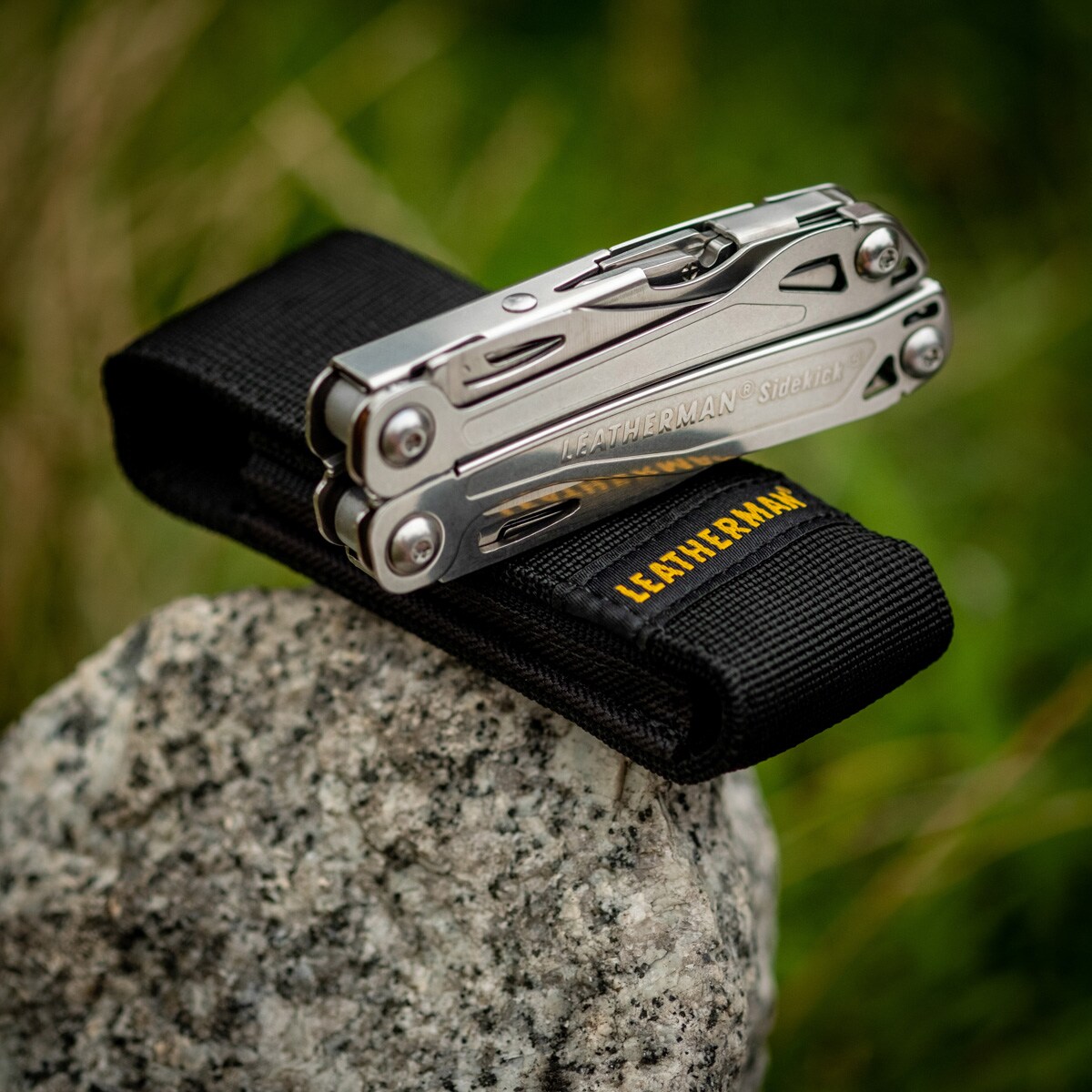 Multitool Sidekick Leatherman avec holster