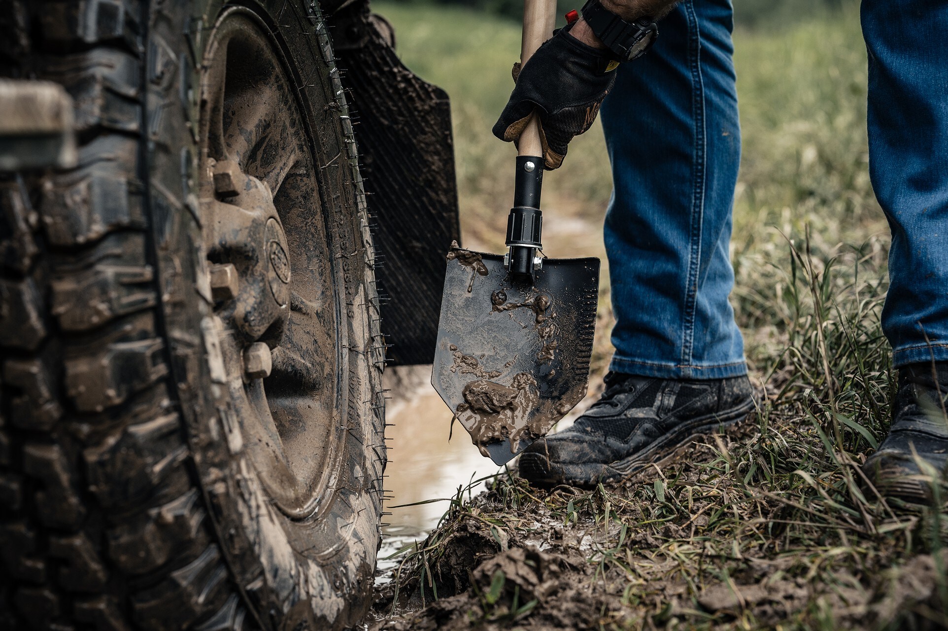 Pelle Folding Army Entrenching Tool Badger Outdoor