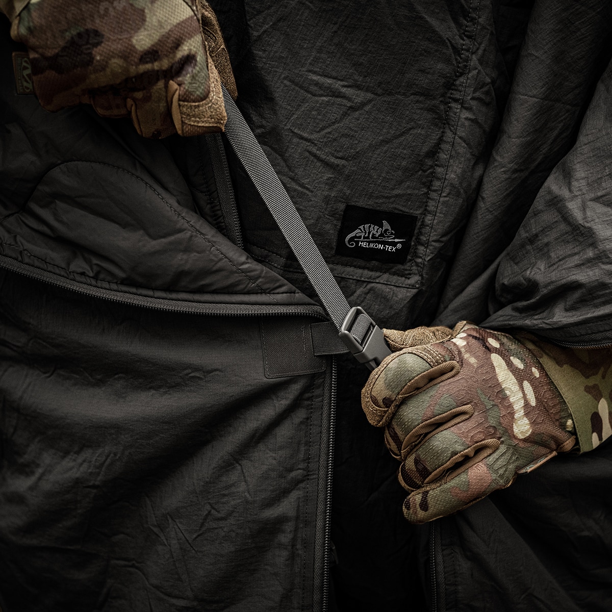 Poncho Swagman Roll Climashield Apex avec fonction sac de couchage Helikon-Tex - Black