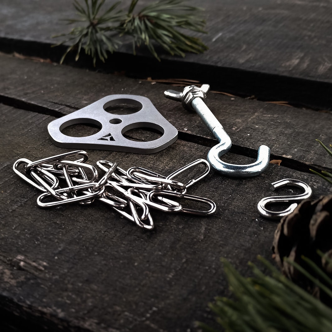 Suspension au-dessus d'un feu de camp Fire Spiner Piran