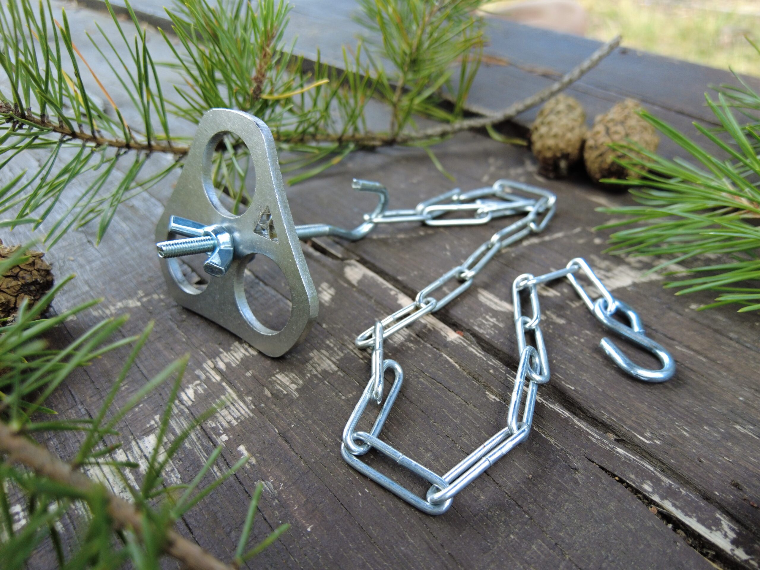 Suspension au-dessus d'un feu de camp Fire Spiner Piran