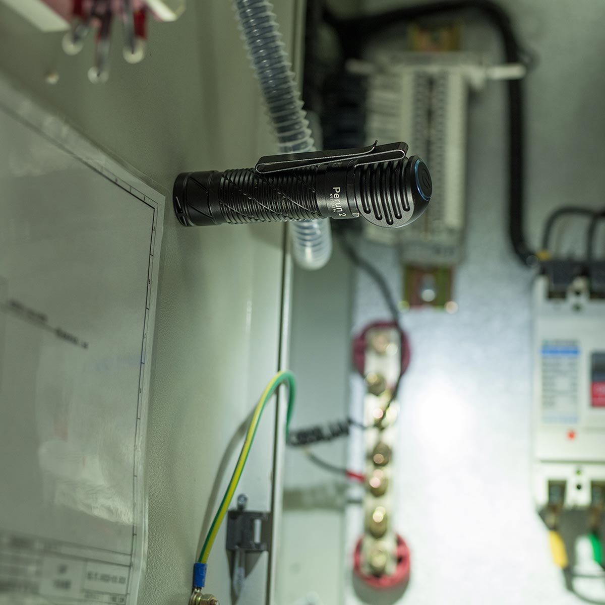 Lampe de poche frontale et angle Perun 2 Cool White Kit 2500 lumens Olight - Black