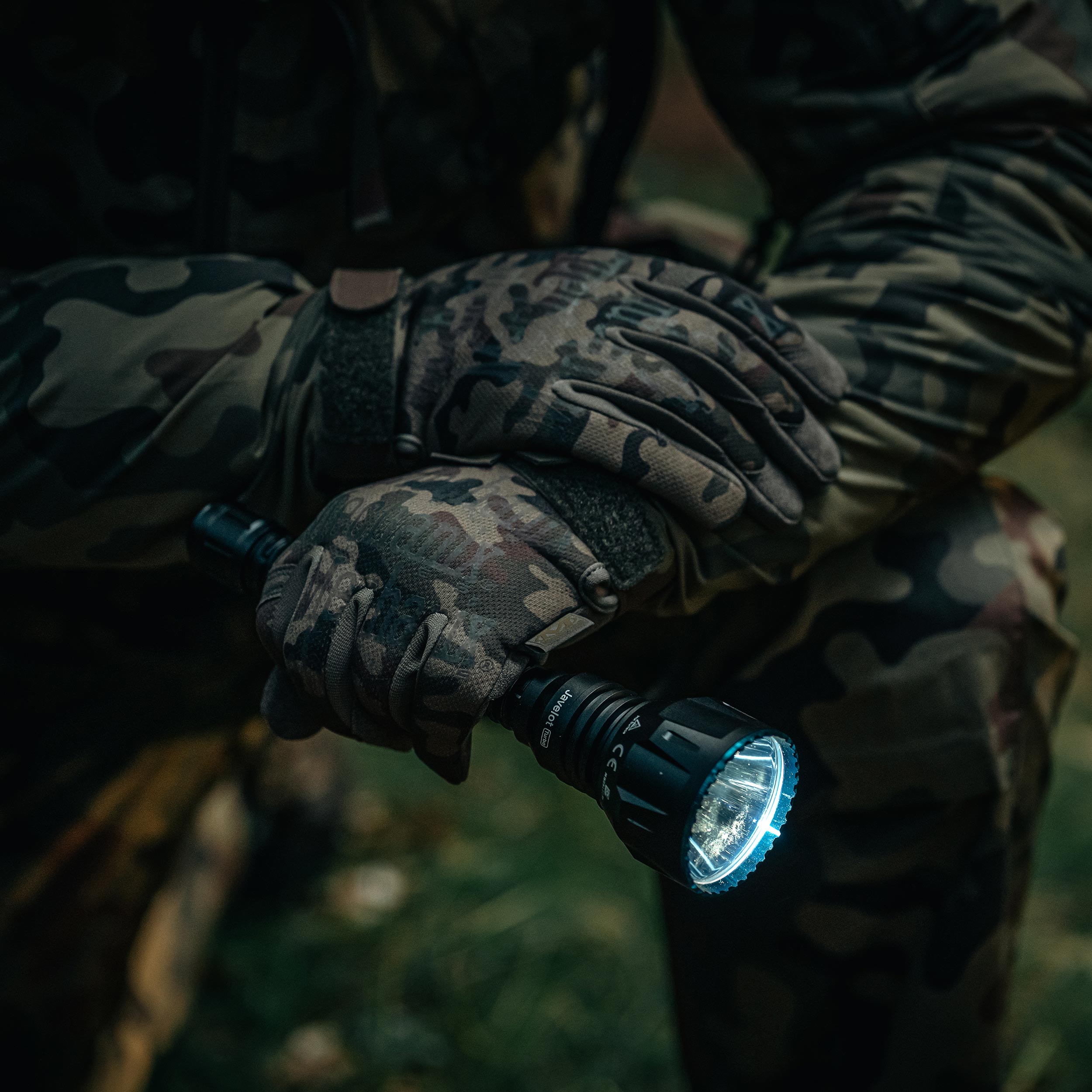 Lampe de poche tactique et de recherche Javelot Turbo portée 1300 m Olight