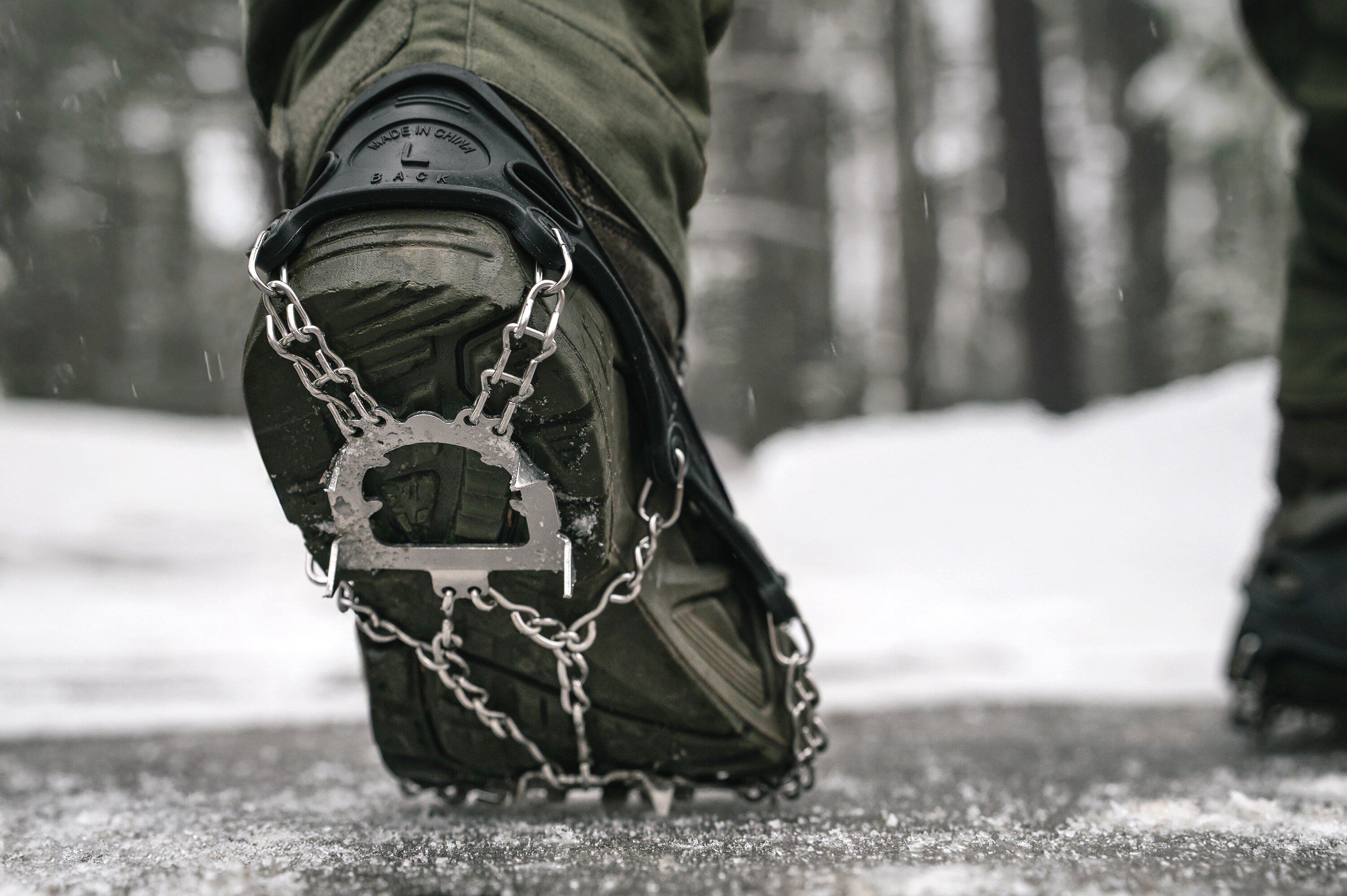 Crampons pour chaussures Himalaya 12 Pro Badger Outdoor - Black