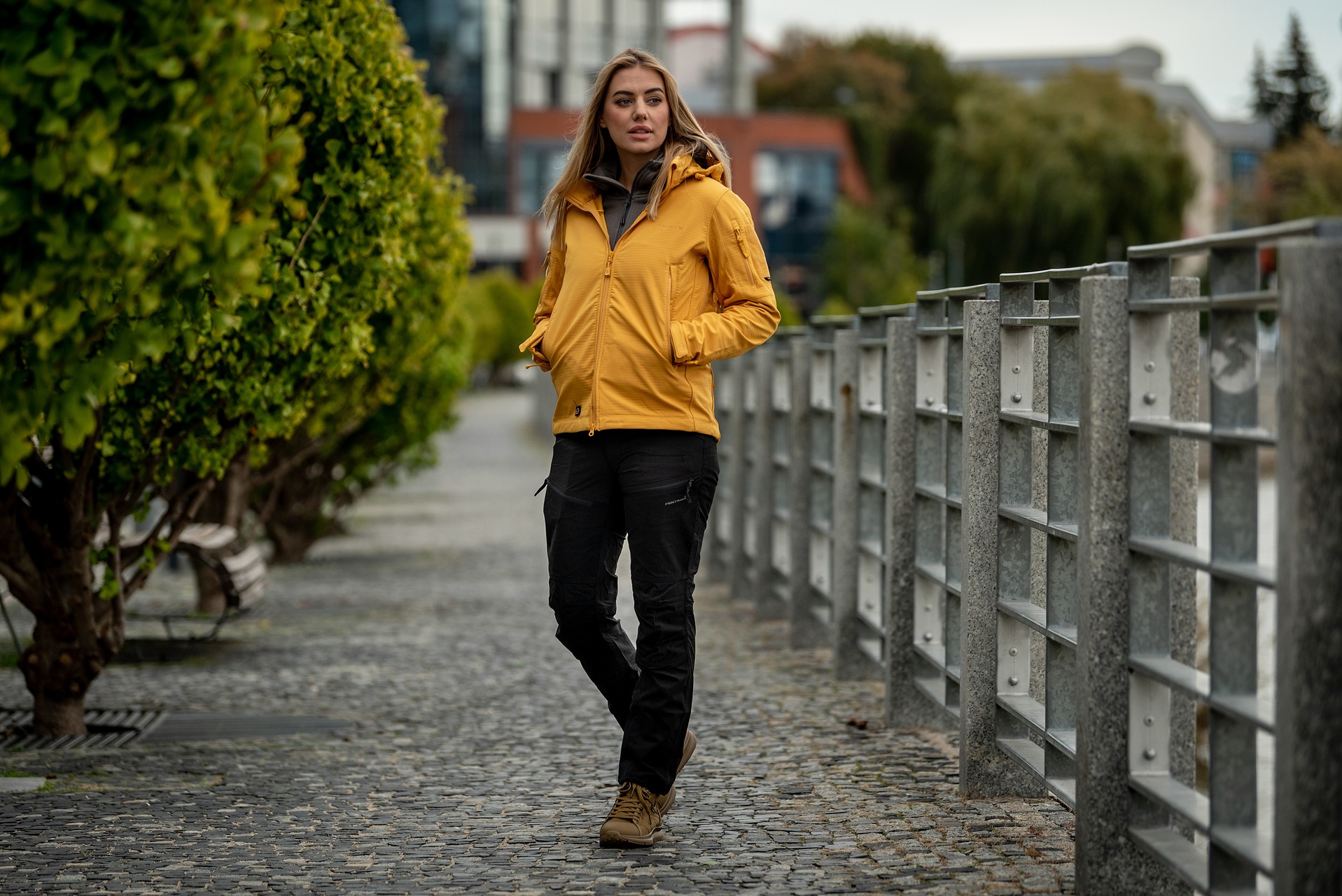 Veste pour femmes Artaxes Pentagon - Tuscan Yellow
