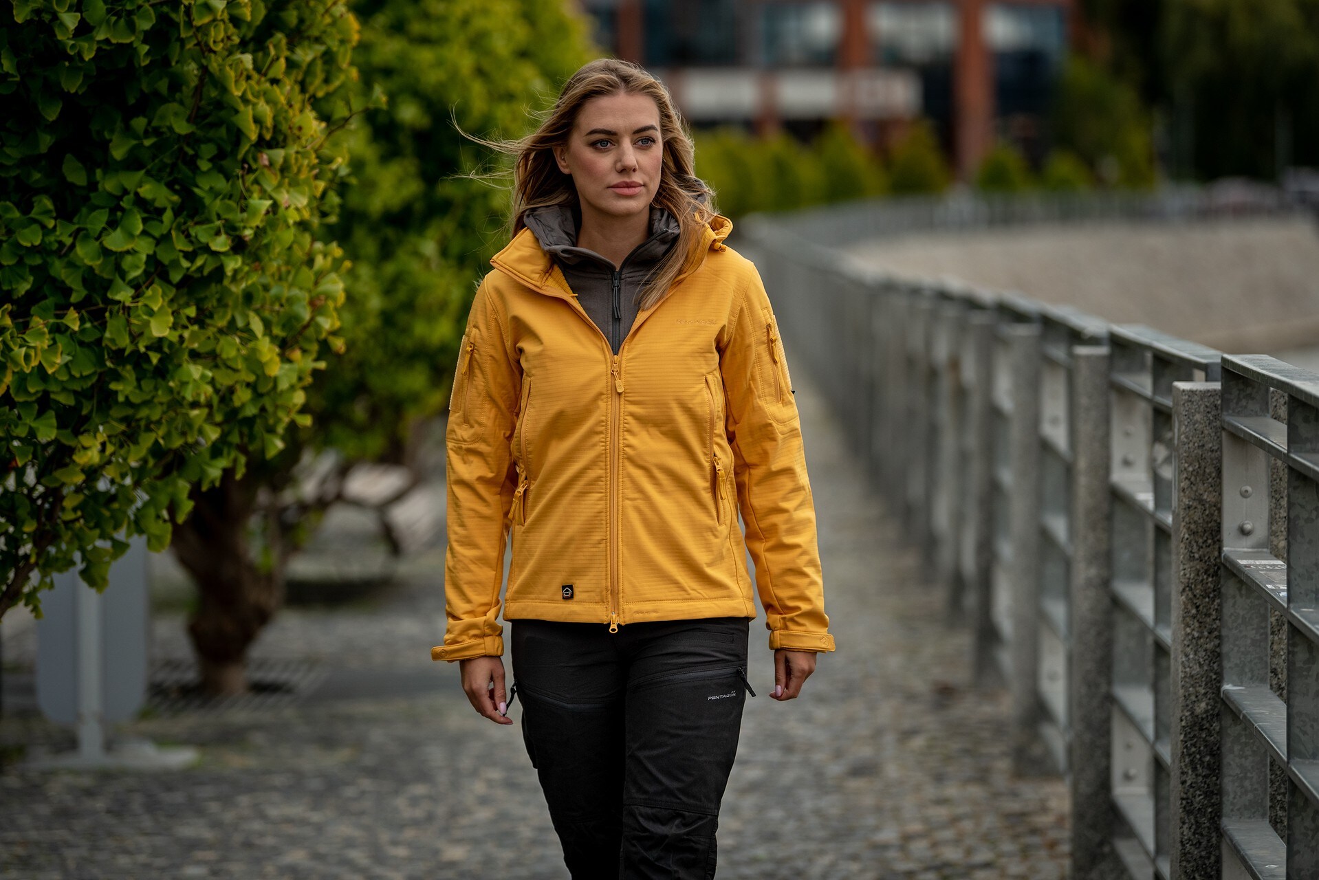 Veste pour femmes Artaxes Pentagon - Tuscan Yellow