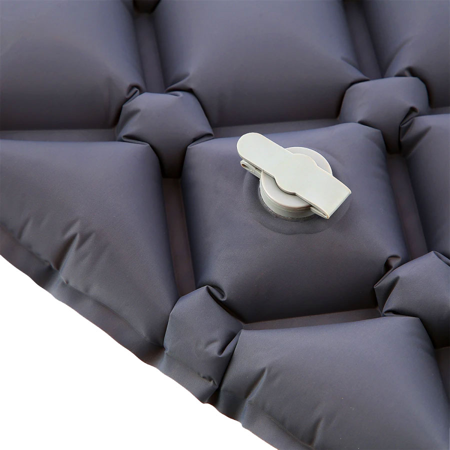 Nils Camp NC4006 egyszemélyes túramatrac pumpával - Szürke