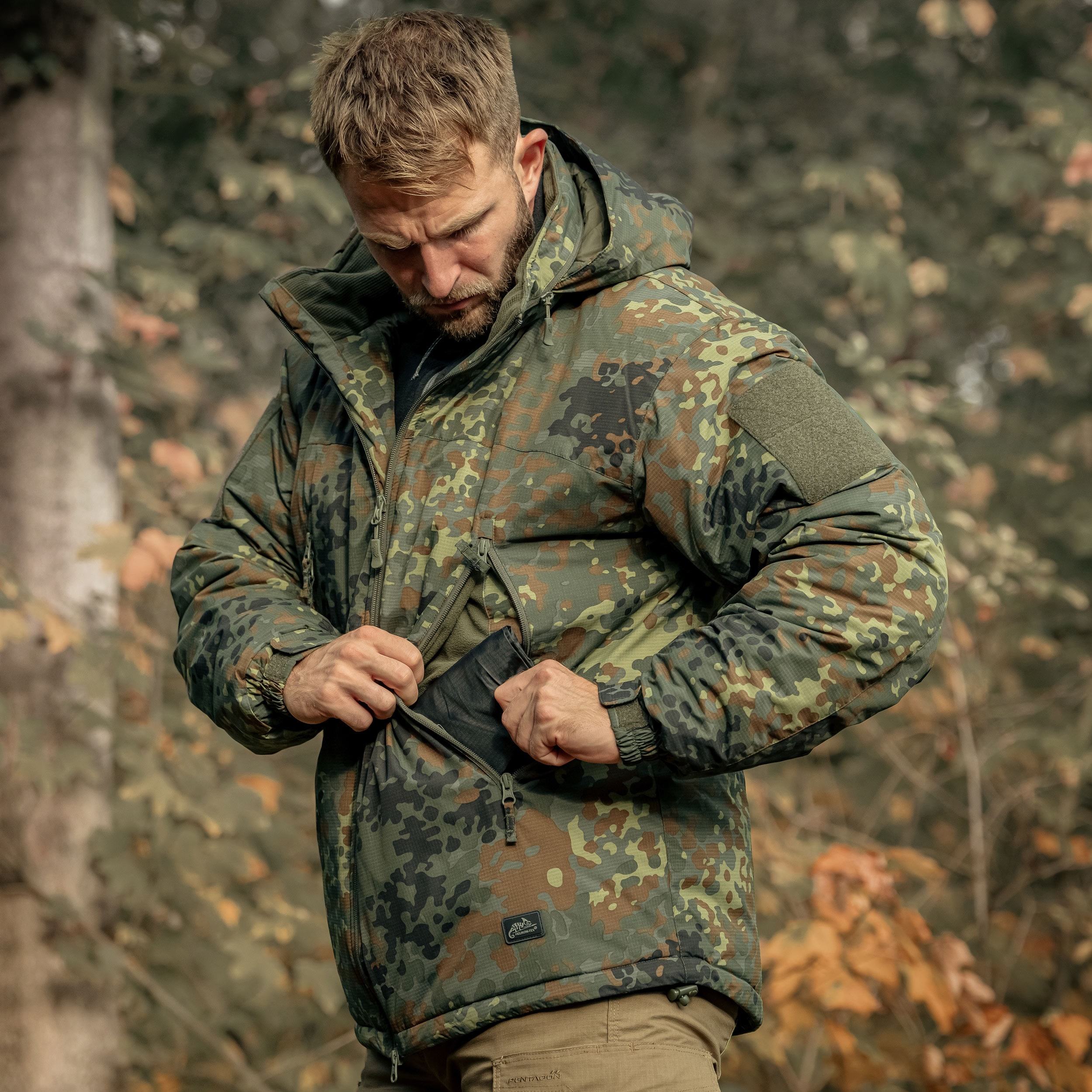 Helikon Level 7 Climashield Apex 100 g kabát - Flecktarn