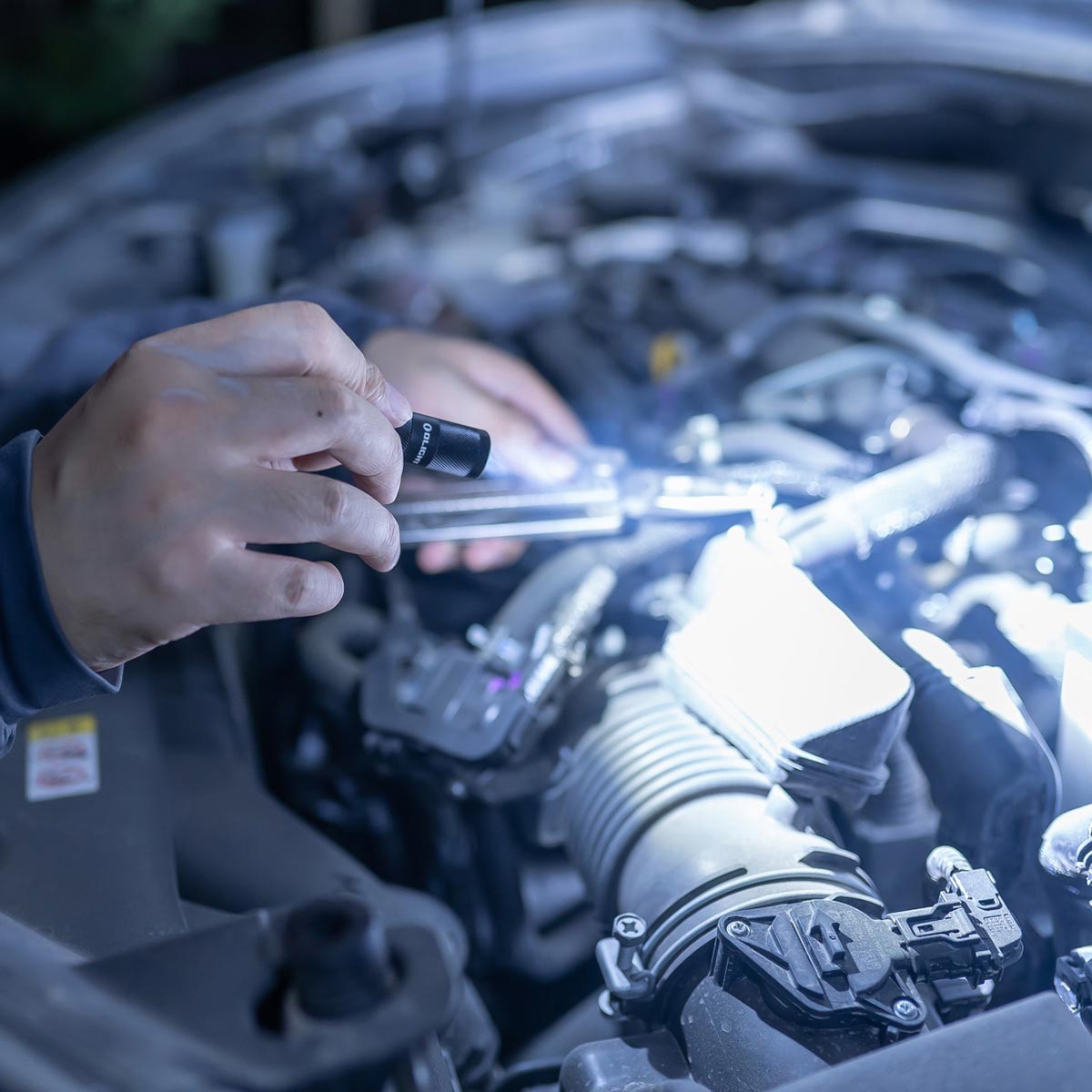 Olight I1R 2 Pro zseblámpa - 180 Lumen