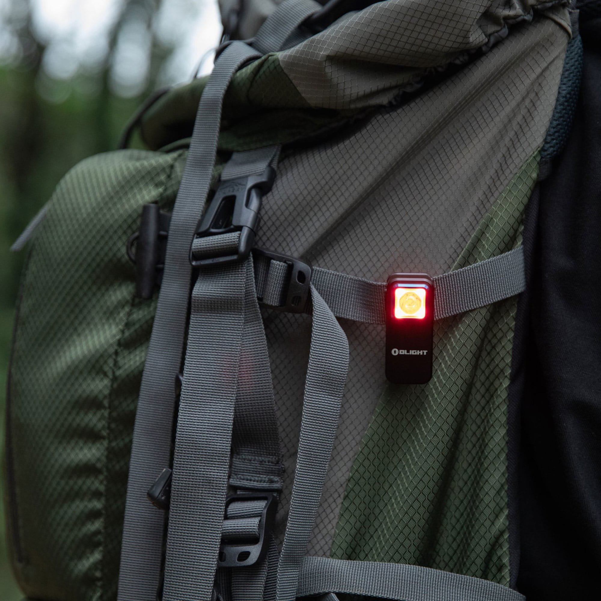 Olight Oclip újratölthető zseblámpa - 300 lumen