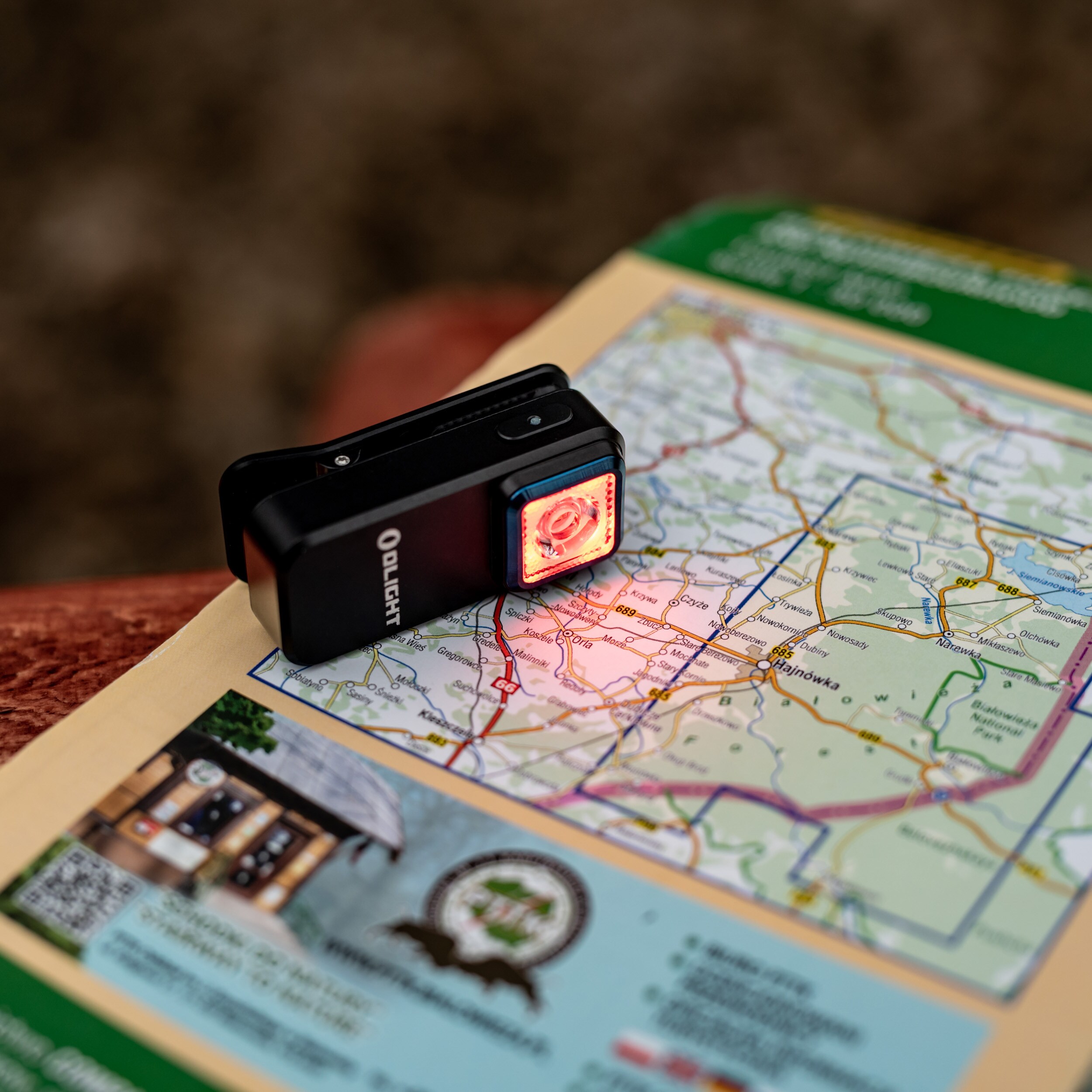 Olight Oclip újratölthető zseblámpa - 300 lumen