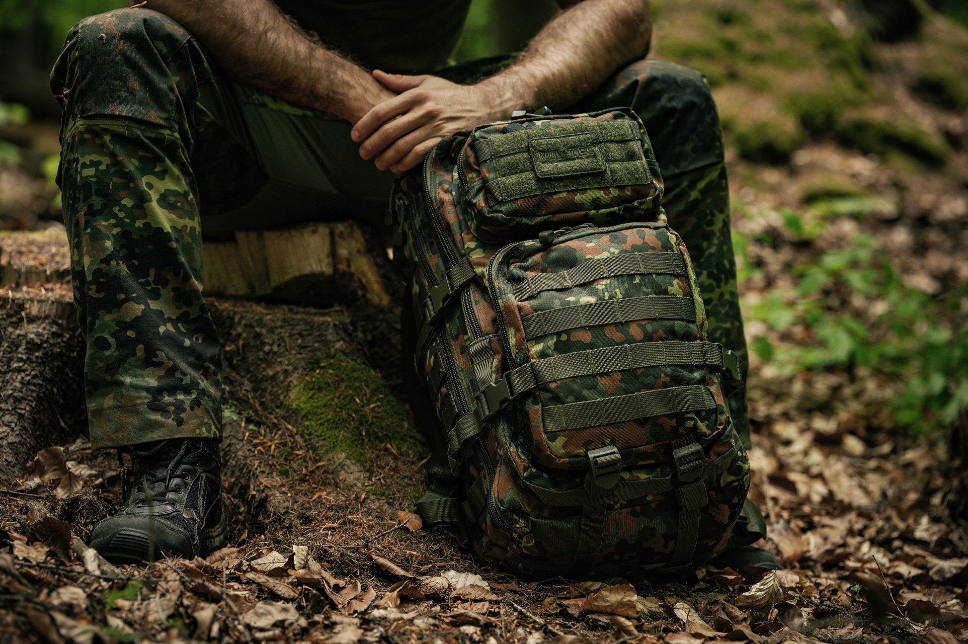 Mil-Tec Assault Pack Large hátizsák 36 l - Flecktarn