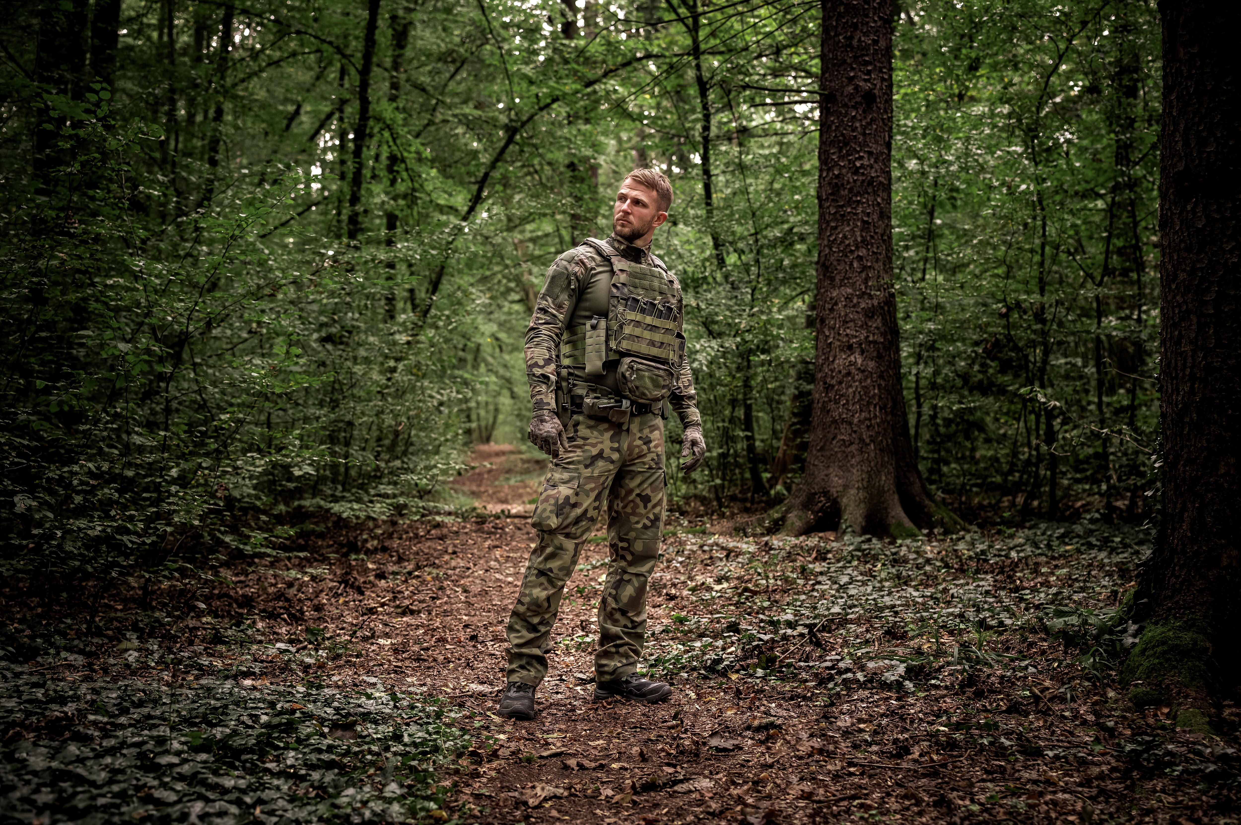Helikon-Tex Guardian Military Set moduláris taktikai mellény - wz.93 Pantera PL Woodland - M méretű páncéllapokhoz