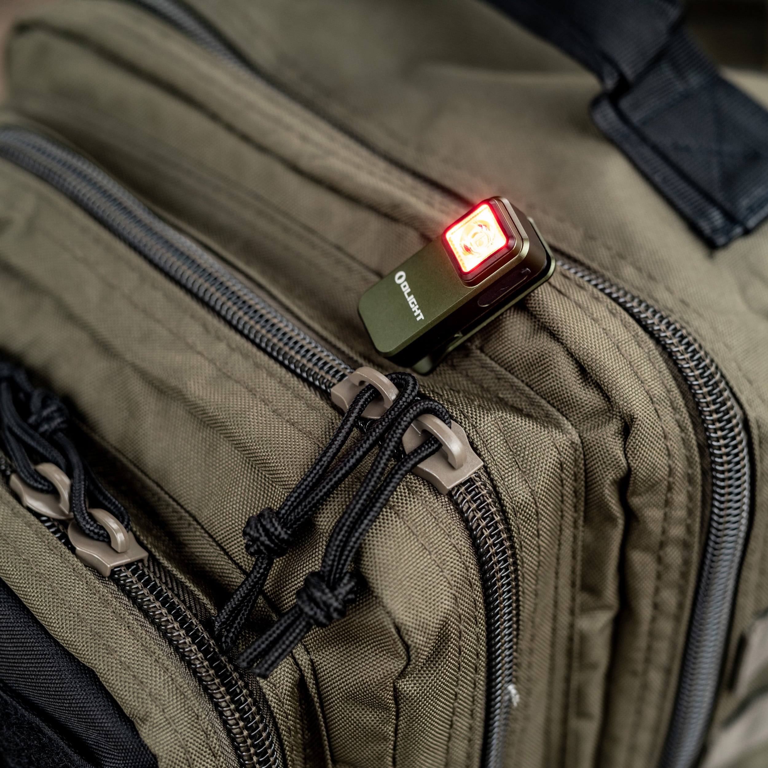 Olight Oclip újratölthető zseblámpa OD Green - 300 lumen