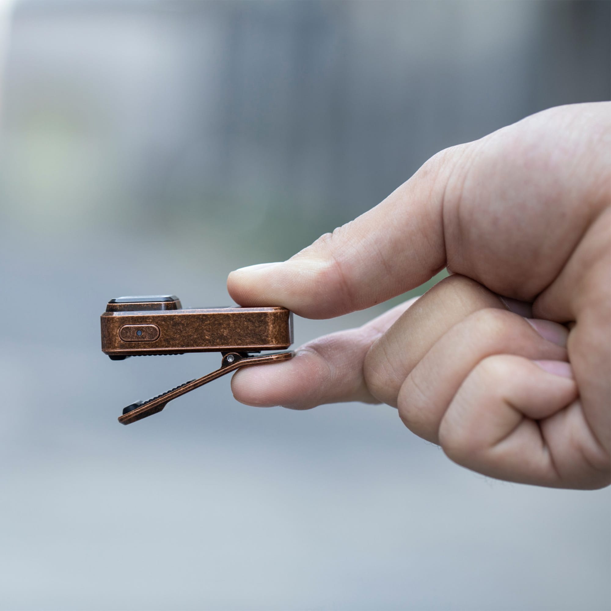 Olight Oclip újratölthető zseblámpa Copper - 300 lumen