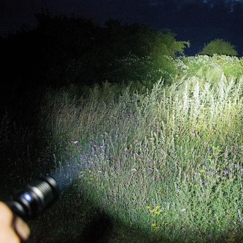 NightSearcher Explorer 1200 zseblámpa- 1200 lumen