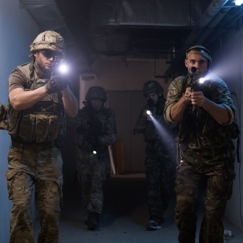 NightSearcher Explorer 1200 zseblámpa- 1200 lumen