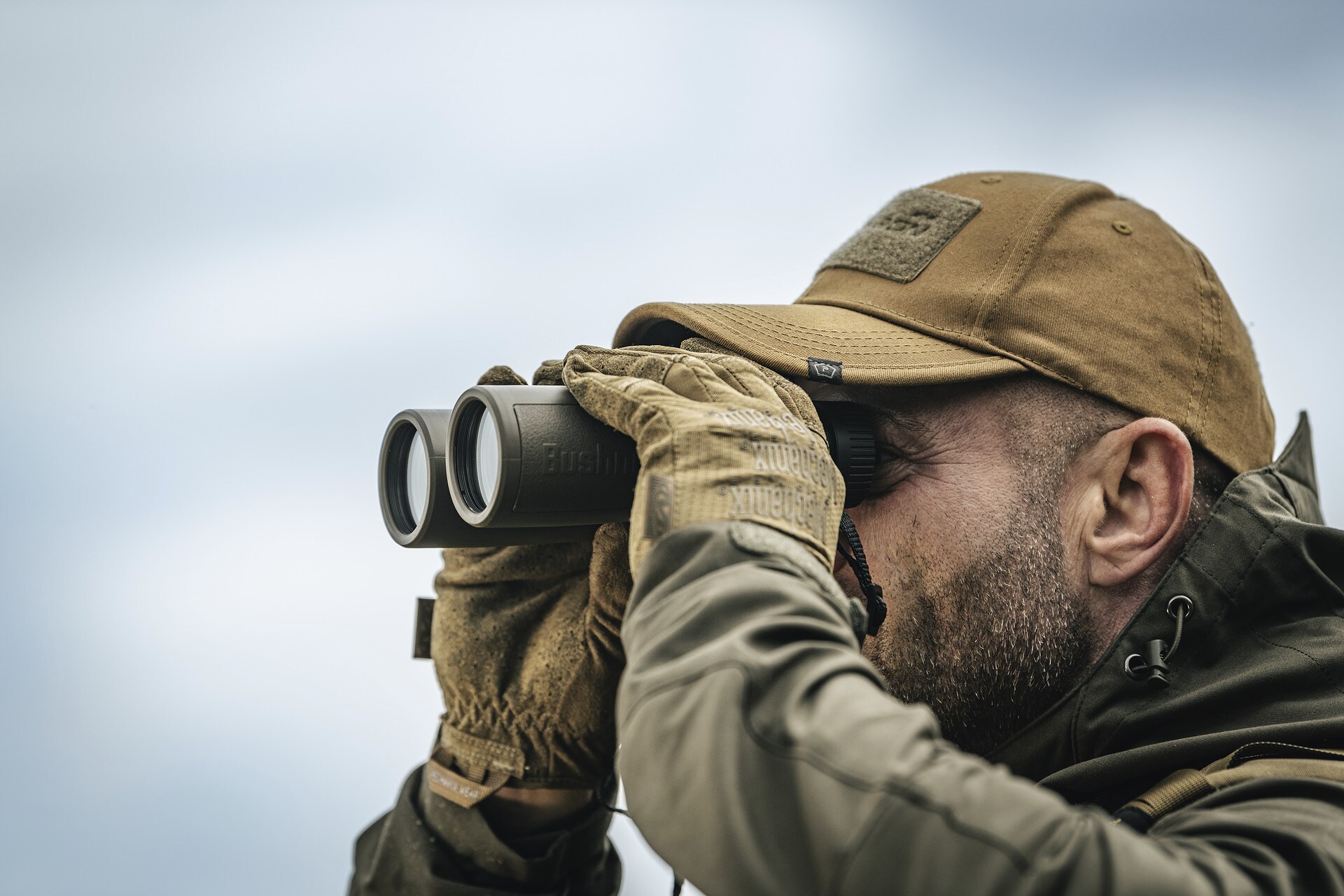 Bushnell Explorer távcső 8x42 - Brown