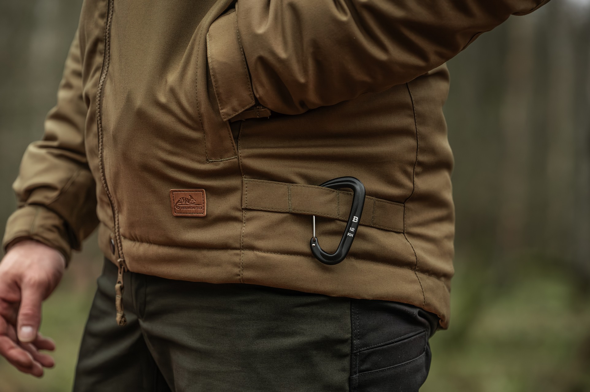 Badger Outdoor 12KN karabiner függőágyhoz - fekete