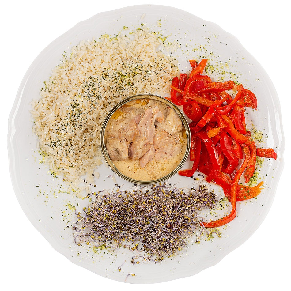 Moya Pucha Ostra Kura konzervált élelmiszer - Csirkecomb édes chili szószban 300 g