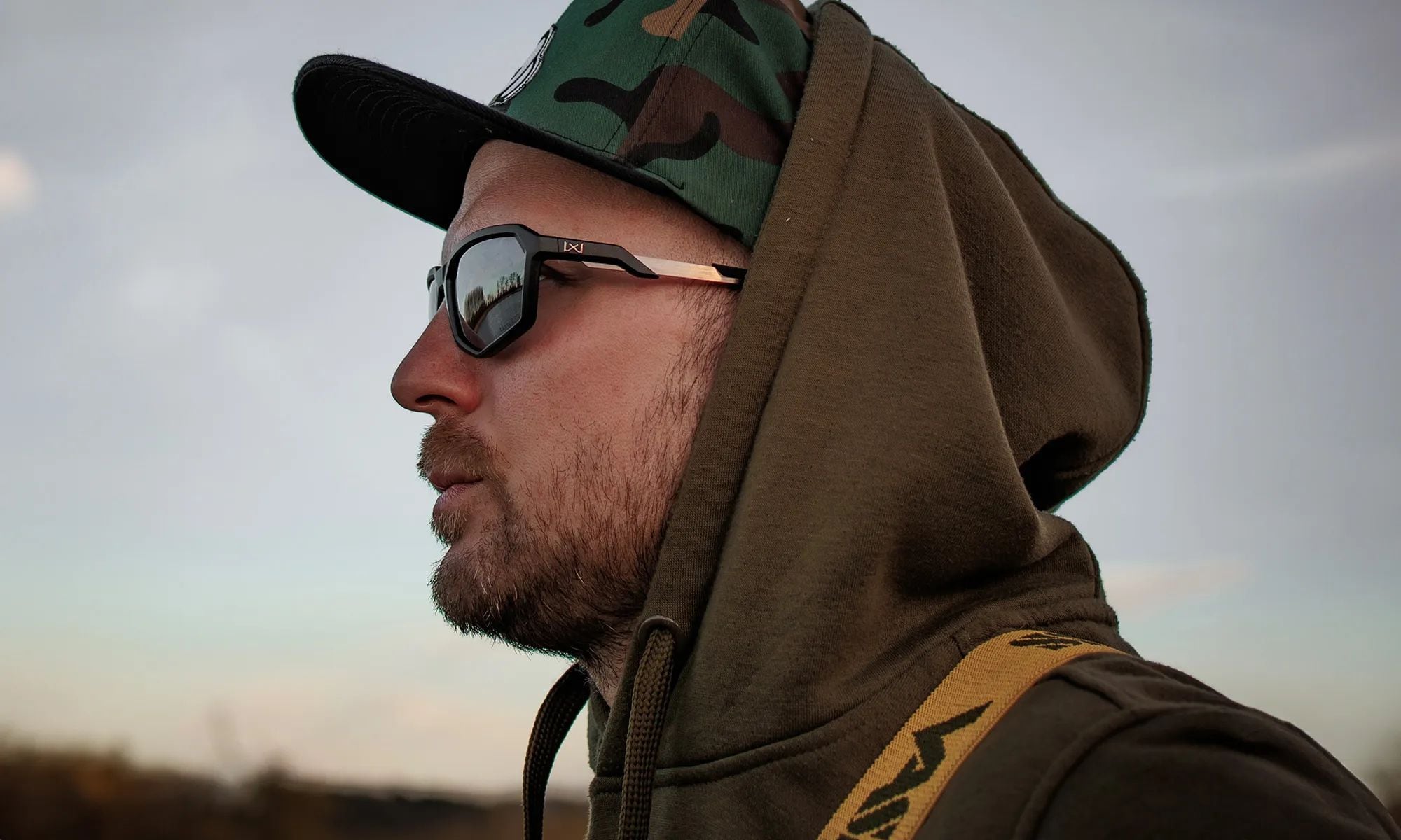 Wiley X Recon taktikai szemüveg - Captivate Polarized Black Mirror/Matte Black