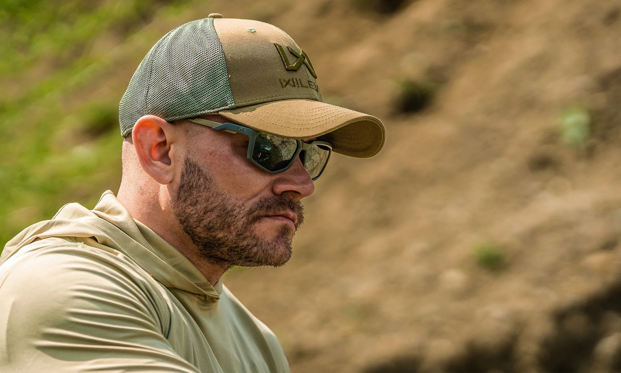 Wiley X Recon taktikai szemüveg - Captivate Polarized Black Mirror/Matte Grey