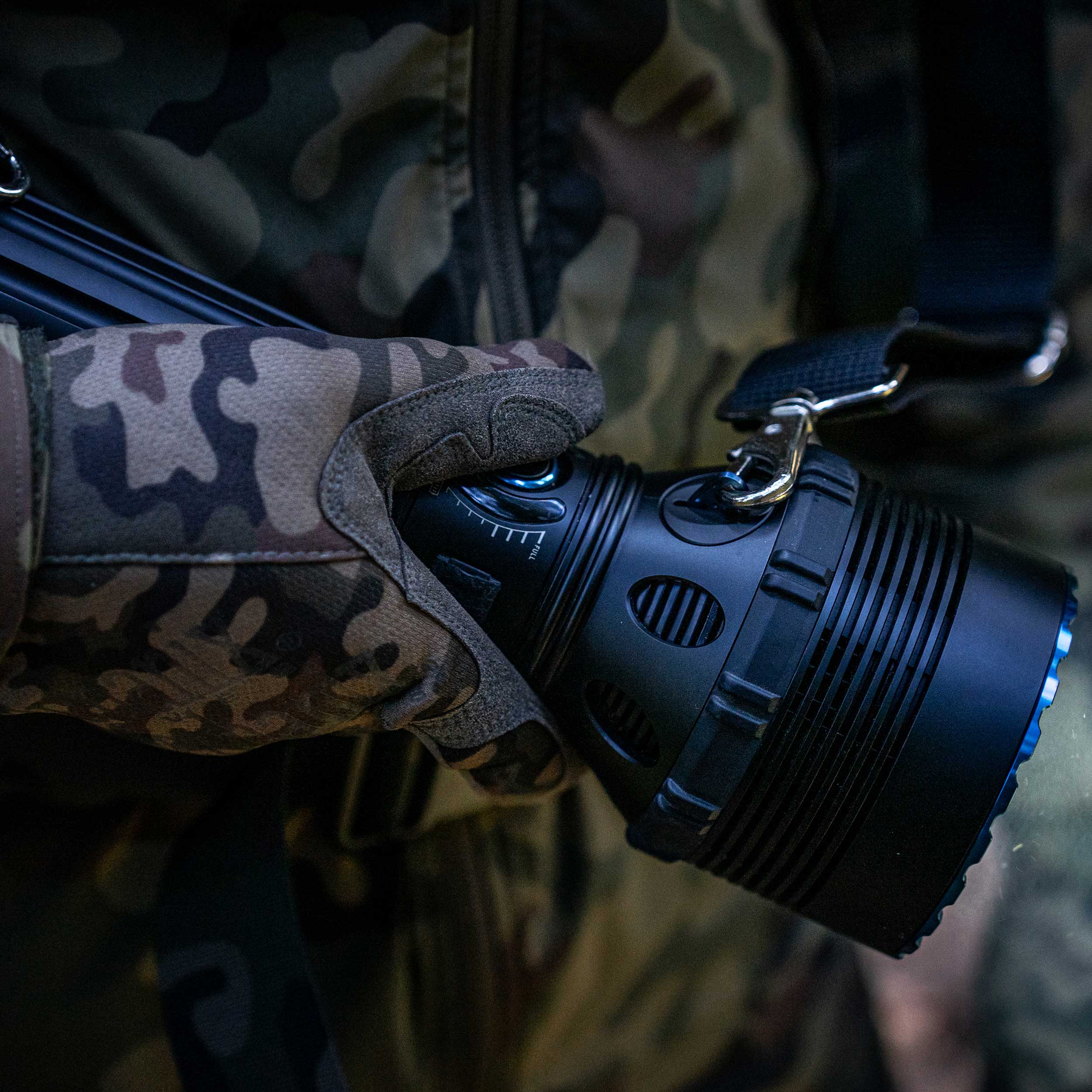 Olight X9R Marauder újratölthető zseblámpa - 25000 lumen