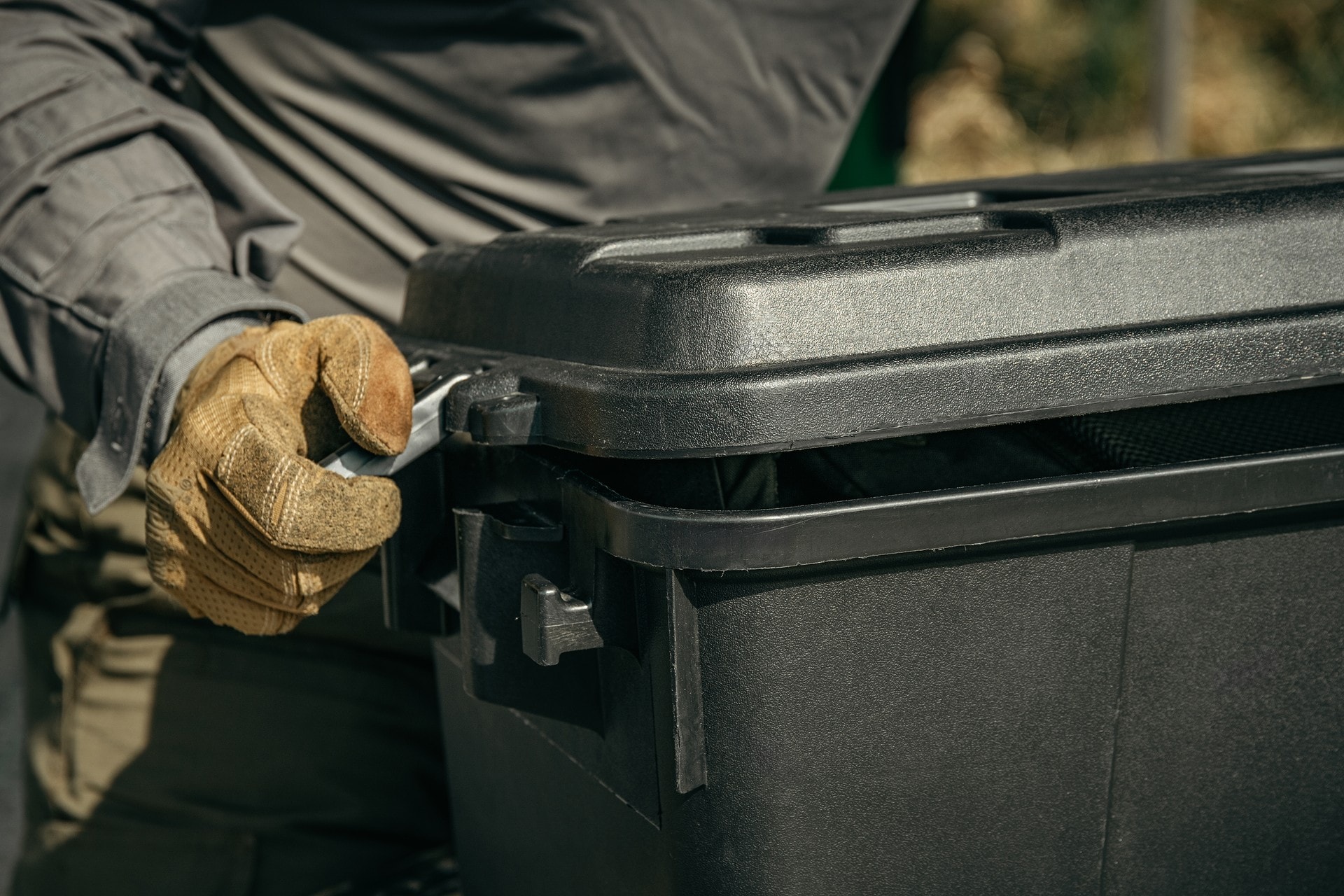 Plano Sportsman's Trunk Medium szállítódoboz 64 l - Black