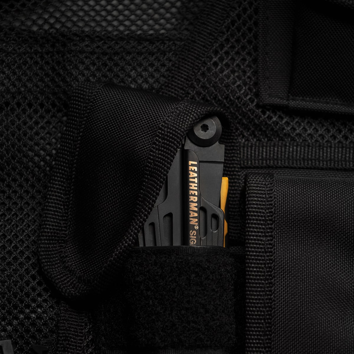 Leatherman Signal multiszerszám tárolóval - Black