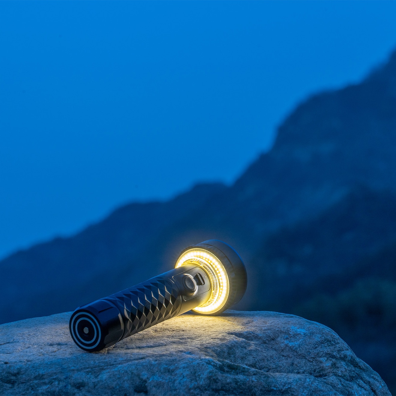 Olight Prowess zseblámpa Black - 5000 lumen