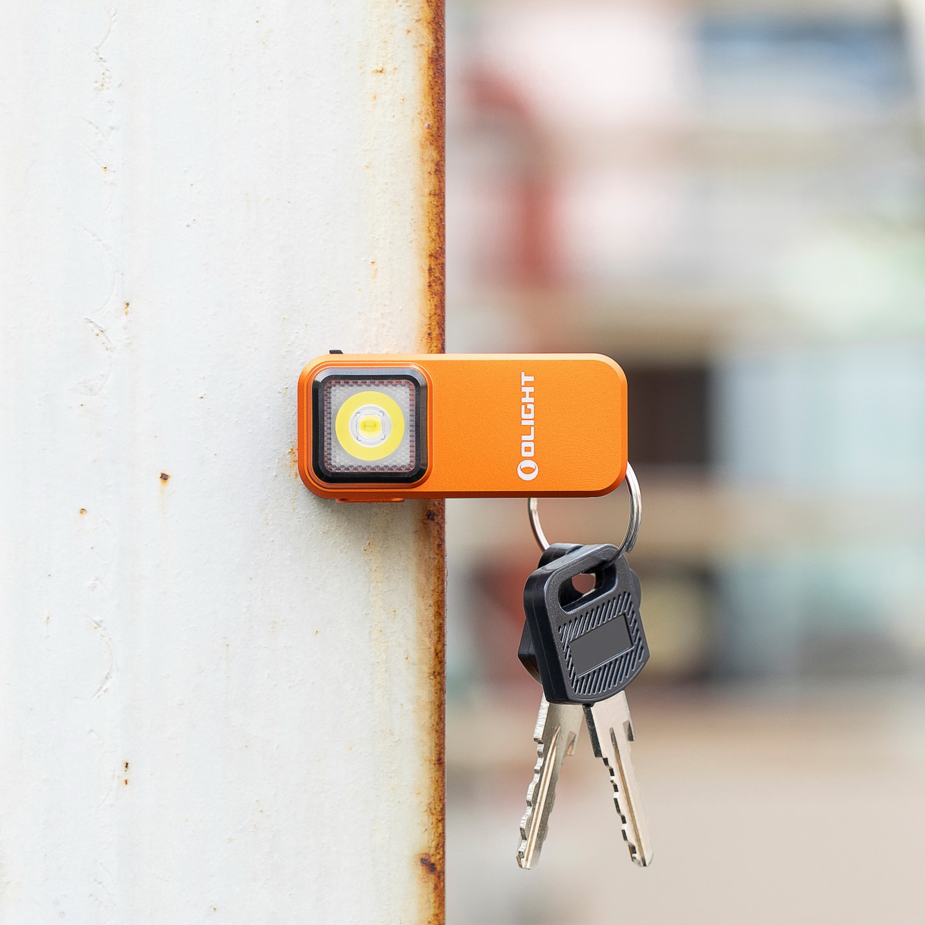 Olight Oclip újratölthető zseblámpa Orange - 300 lumen
