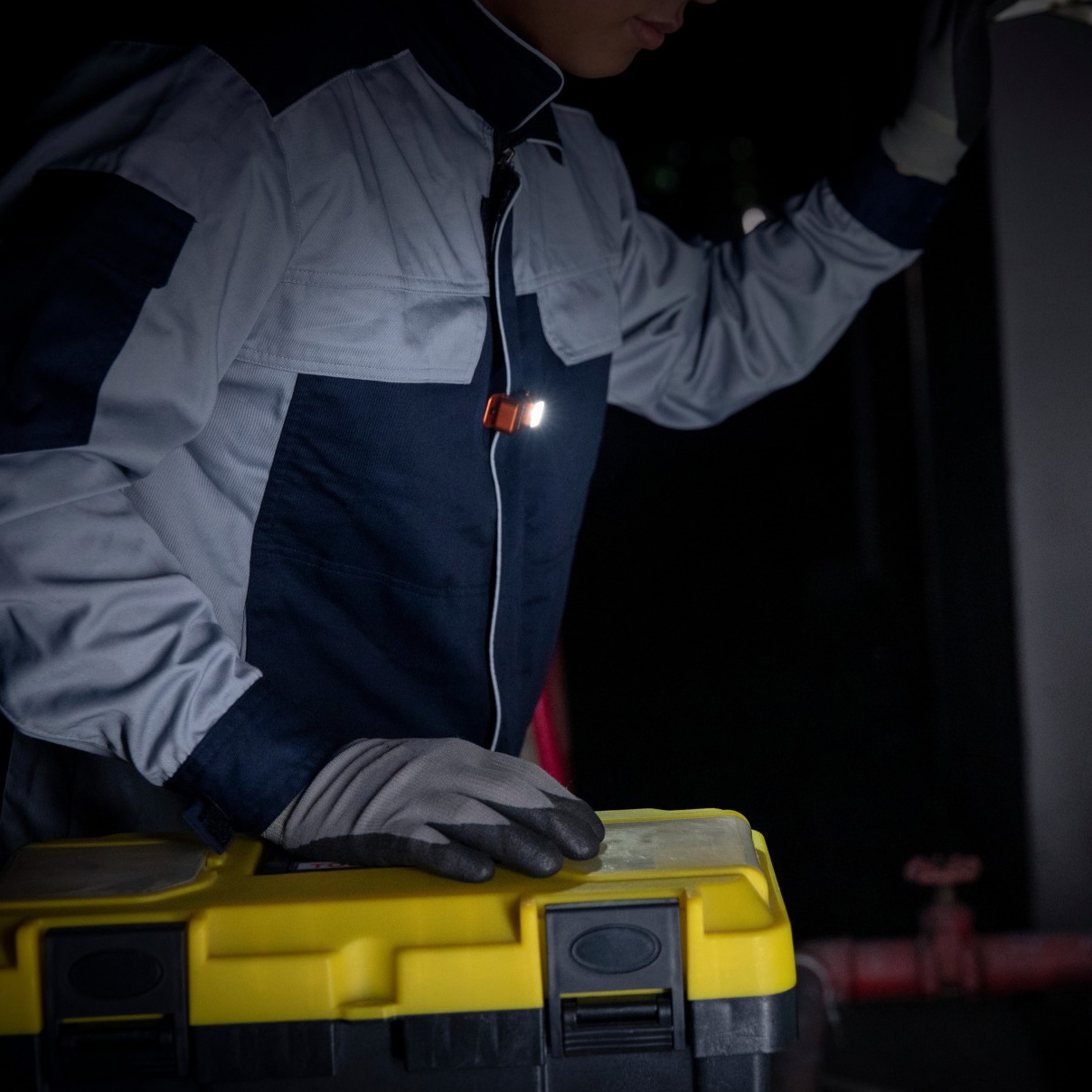 Olight Oclip újratölthető zseblámpa Orange - 300 lumen