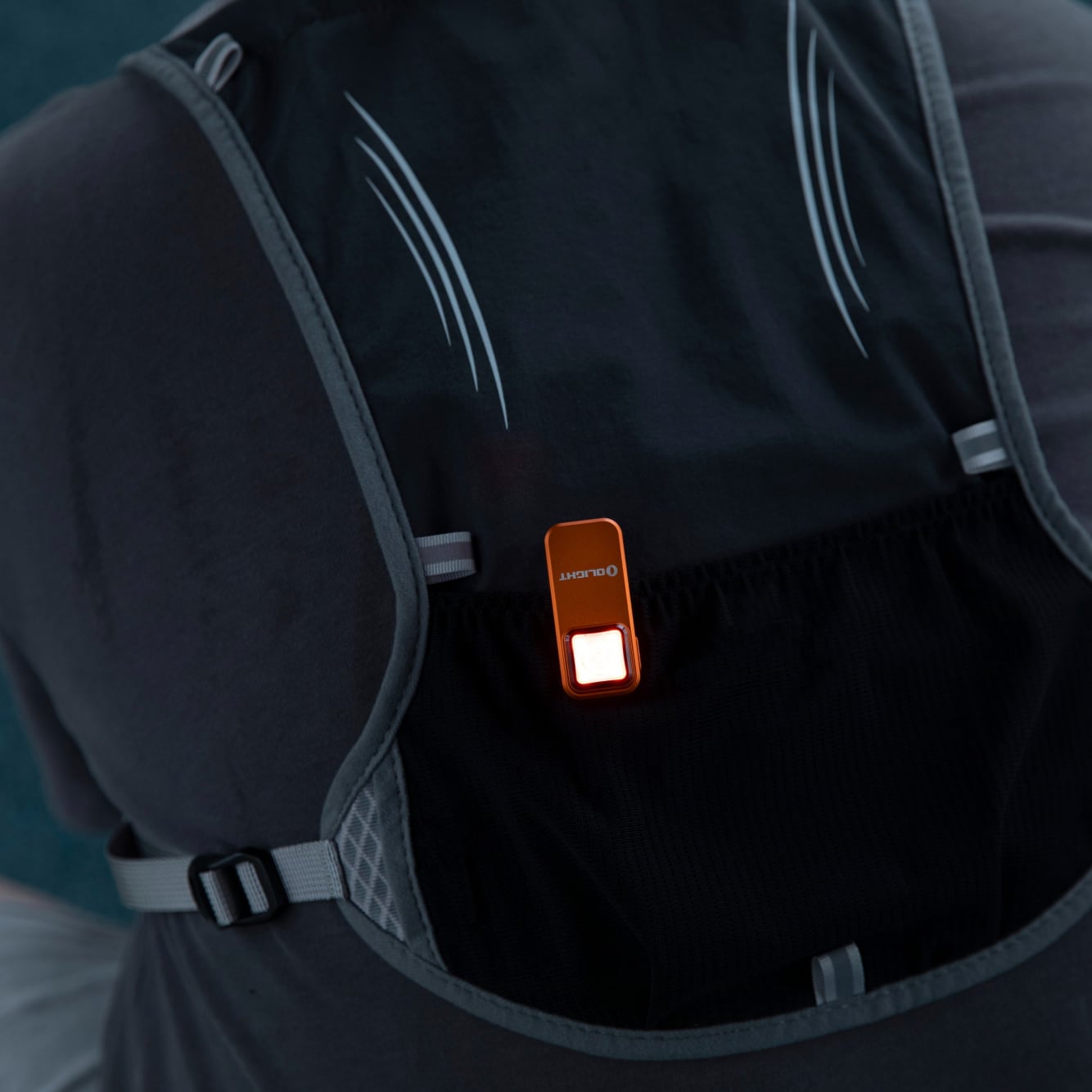 Olight Oclip újratölthető zseblámpa Orange - 300 lumen