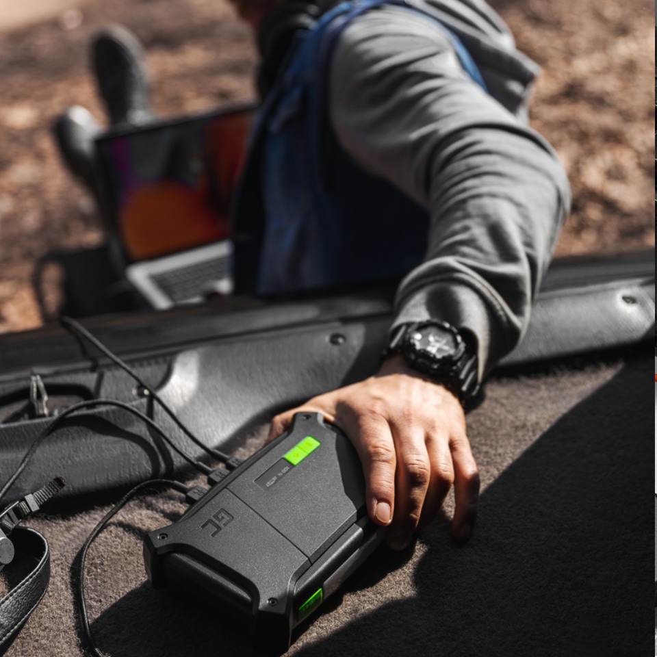 Green Cell PowerBoost Car Jump Starter powerbank 16000 mAh feszültségátalakító funkcióval