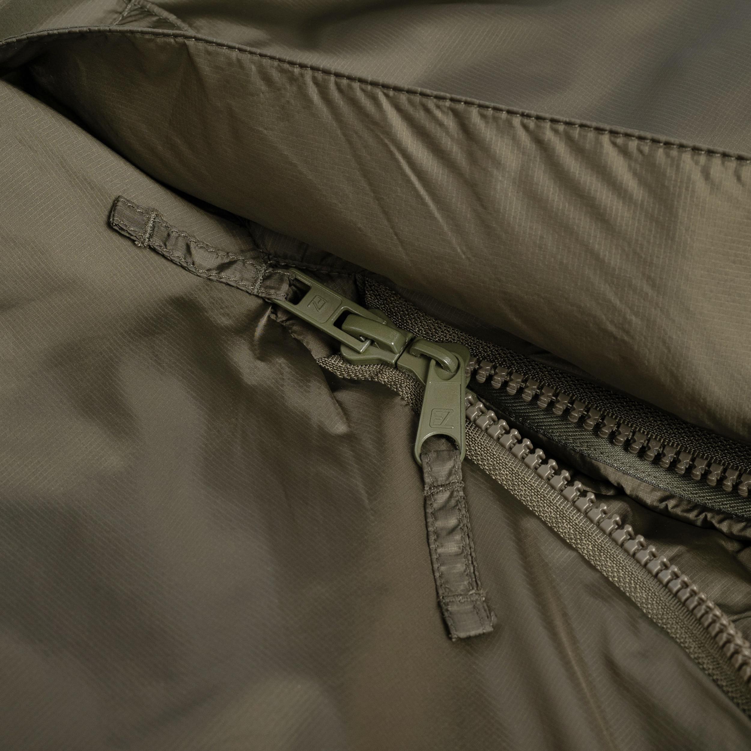 Carinthia SOF 2 Large hálózsák - Olive