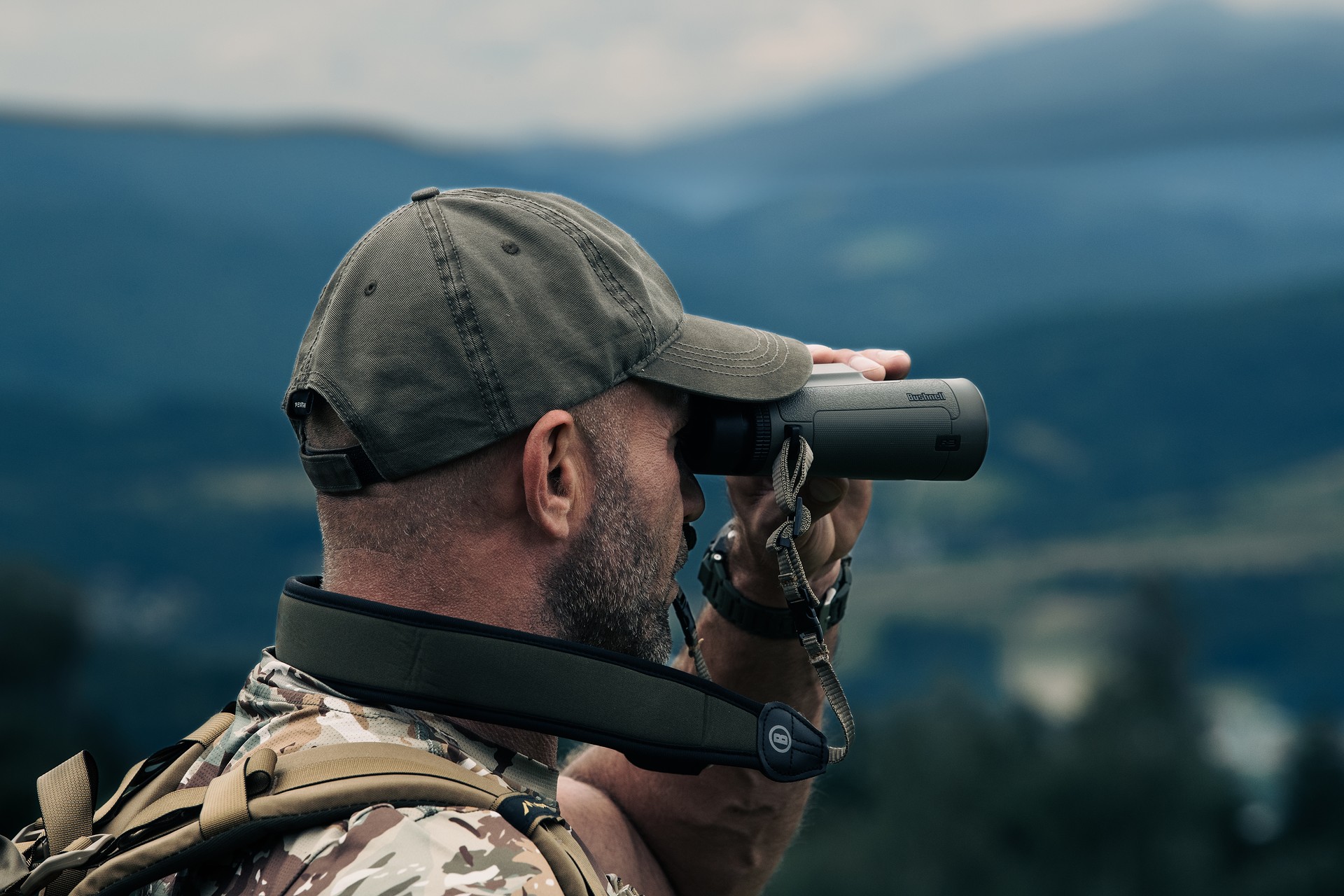 Bushnell R3 távcső 10x42 - Ranger Green