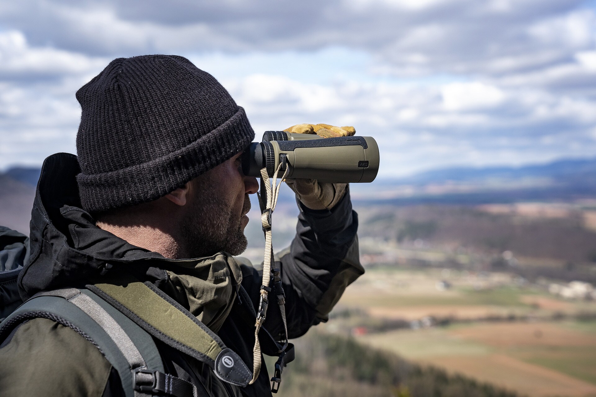 Bushnell R5 távcső 12x50 - Ranger Green