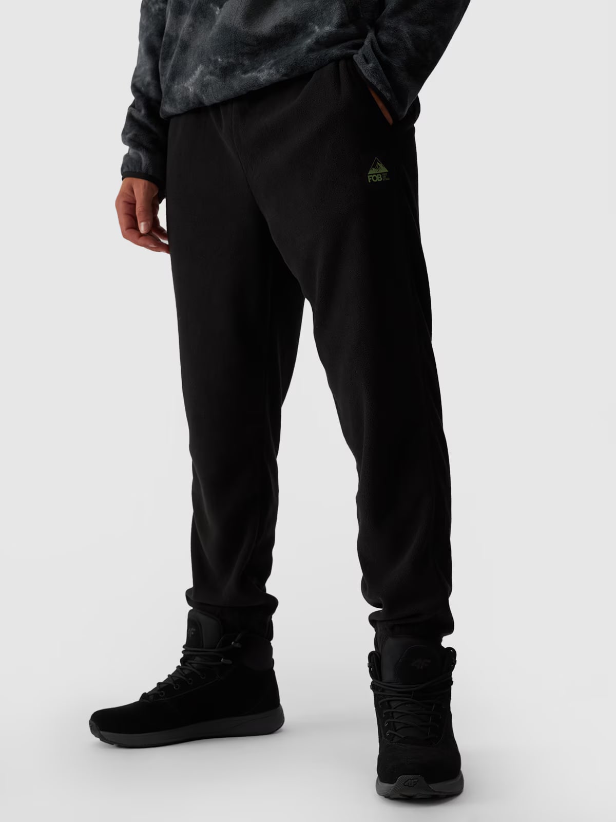 4F CAS M0822 nadrág - Fekete