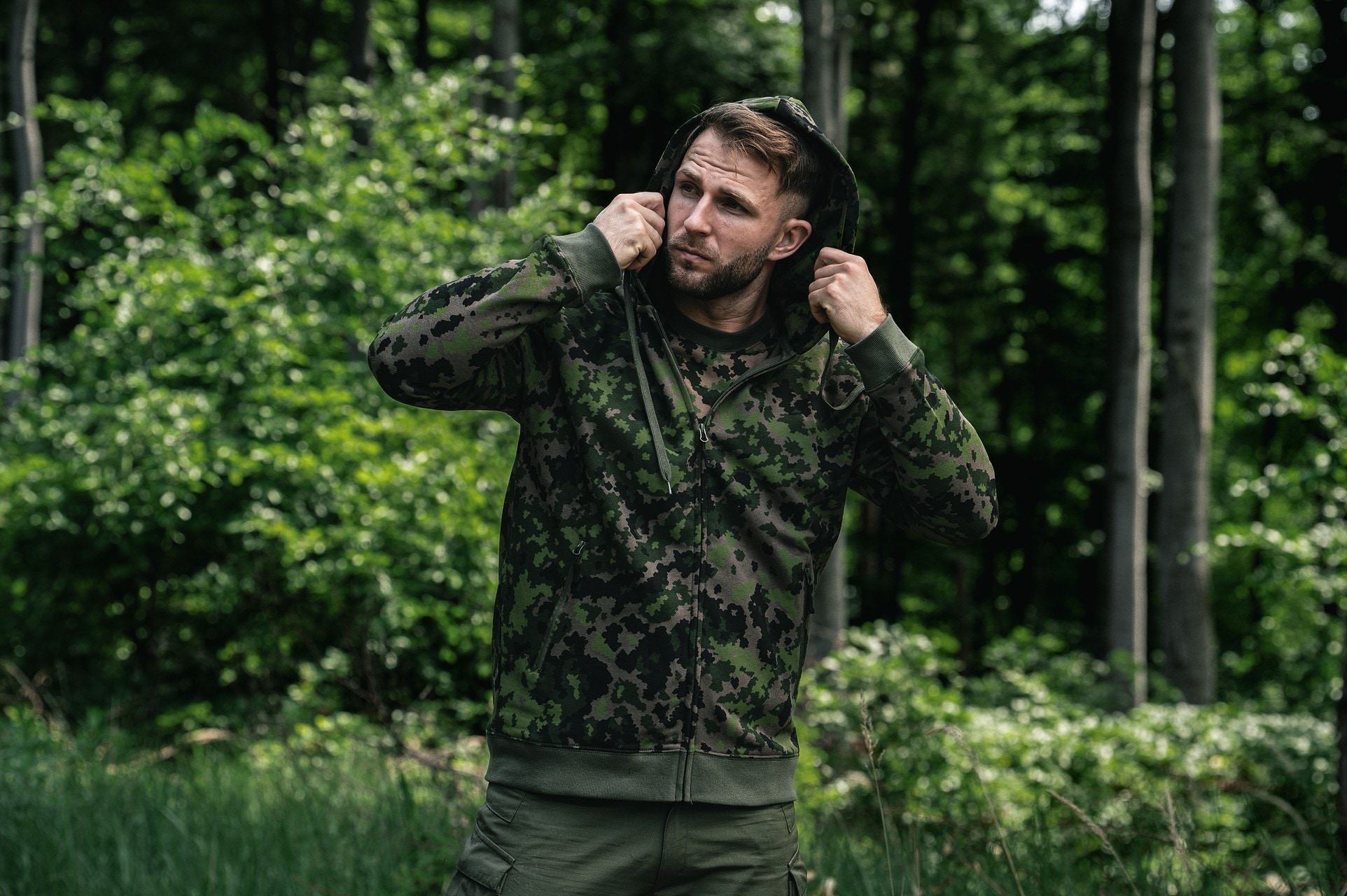 MFH Jogger pulóver - M05 Finnish Camo