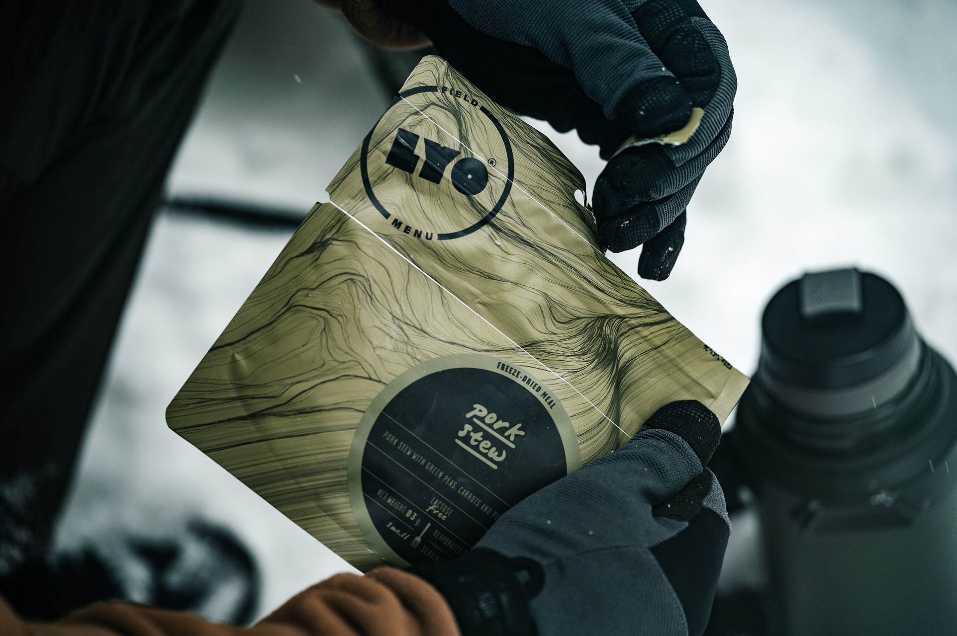 LYOFOOD fagysztva szárított étel - Field Sertésgulyás árpakásával 370 g