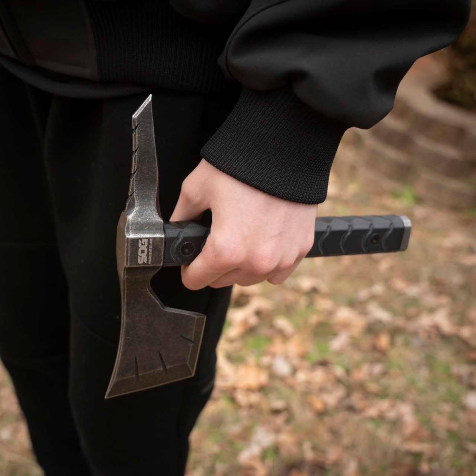 SOG War Fighter Axe balta