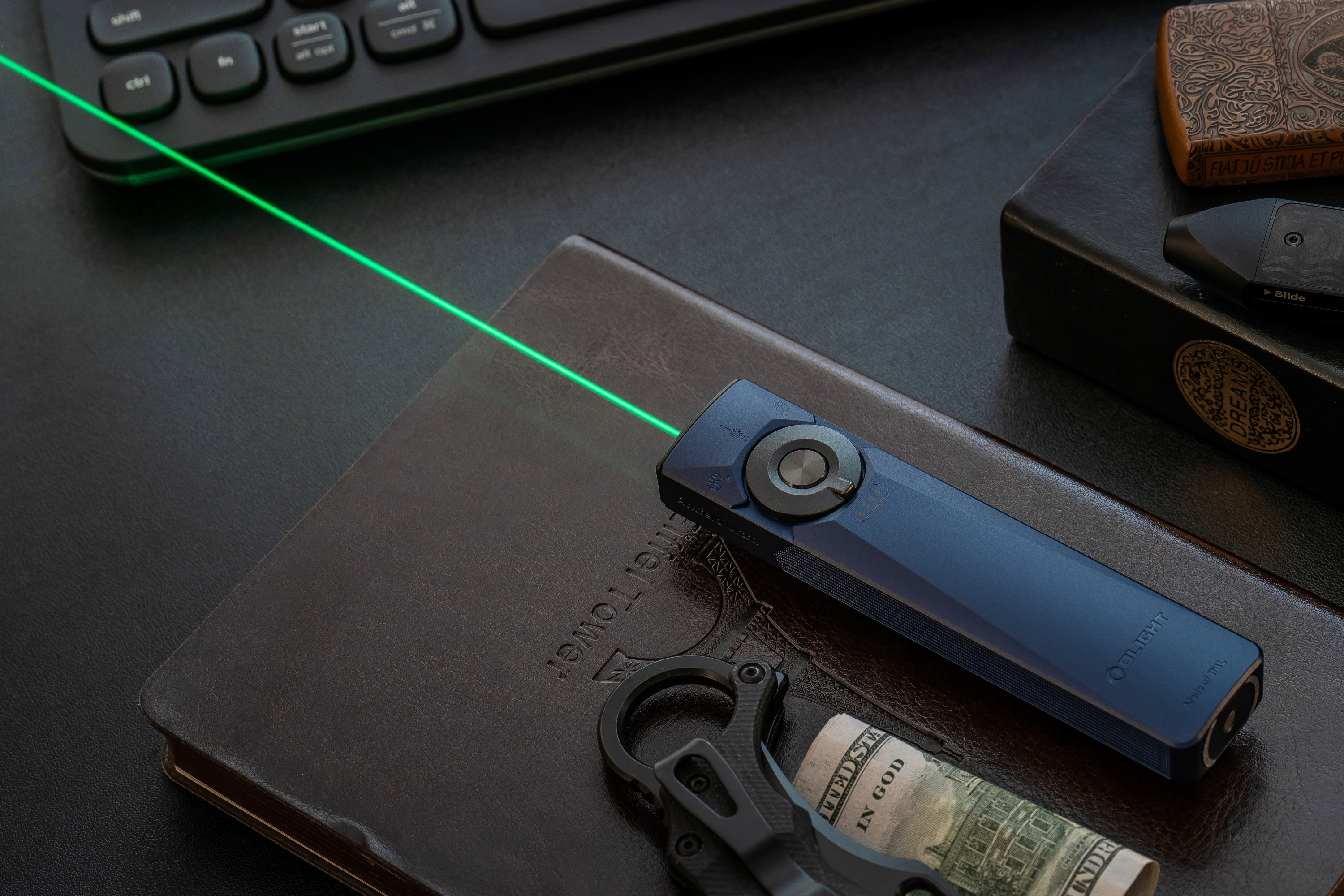 Olight Arkfeld Ultra UV Cool White zseblámpa lézermutatóval Navy Blue - 1400 lumen