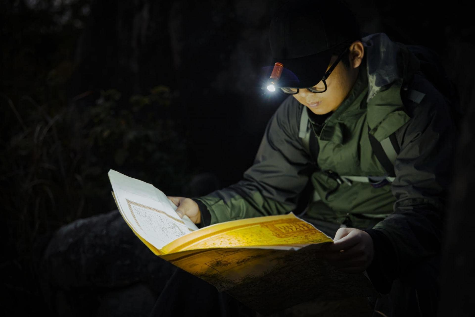 Olight Baton 4 újratölthető zseblámpa Orange - 1300 lumen