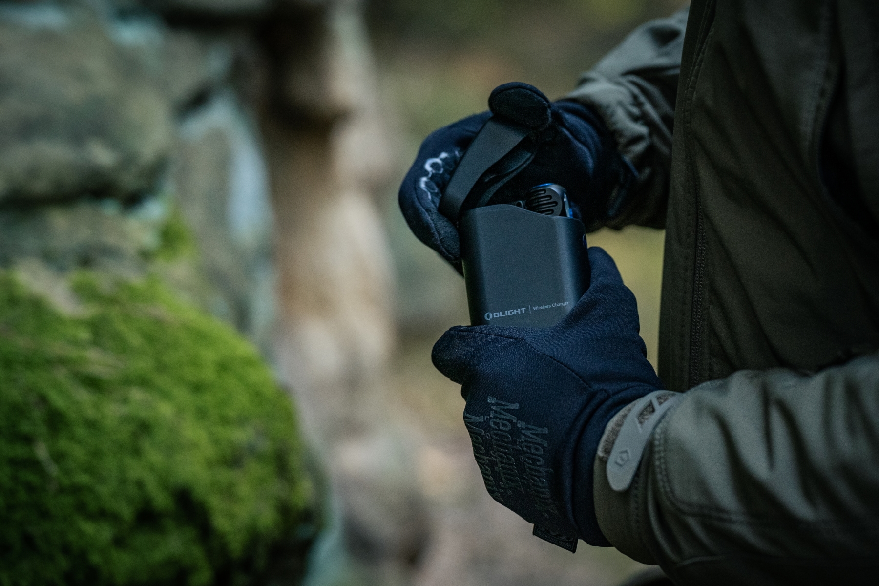 Olight Perun 3 Mini Premium Cool White Black pántos fej- és derékszögű lámpa - 1250 lumen