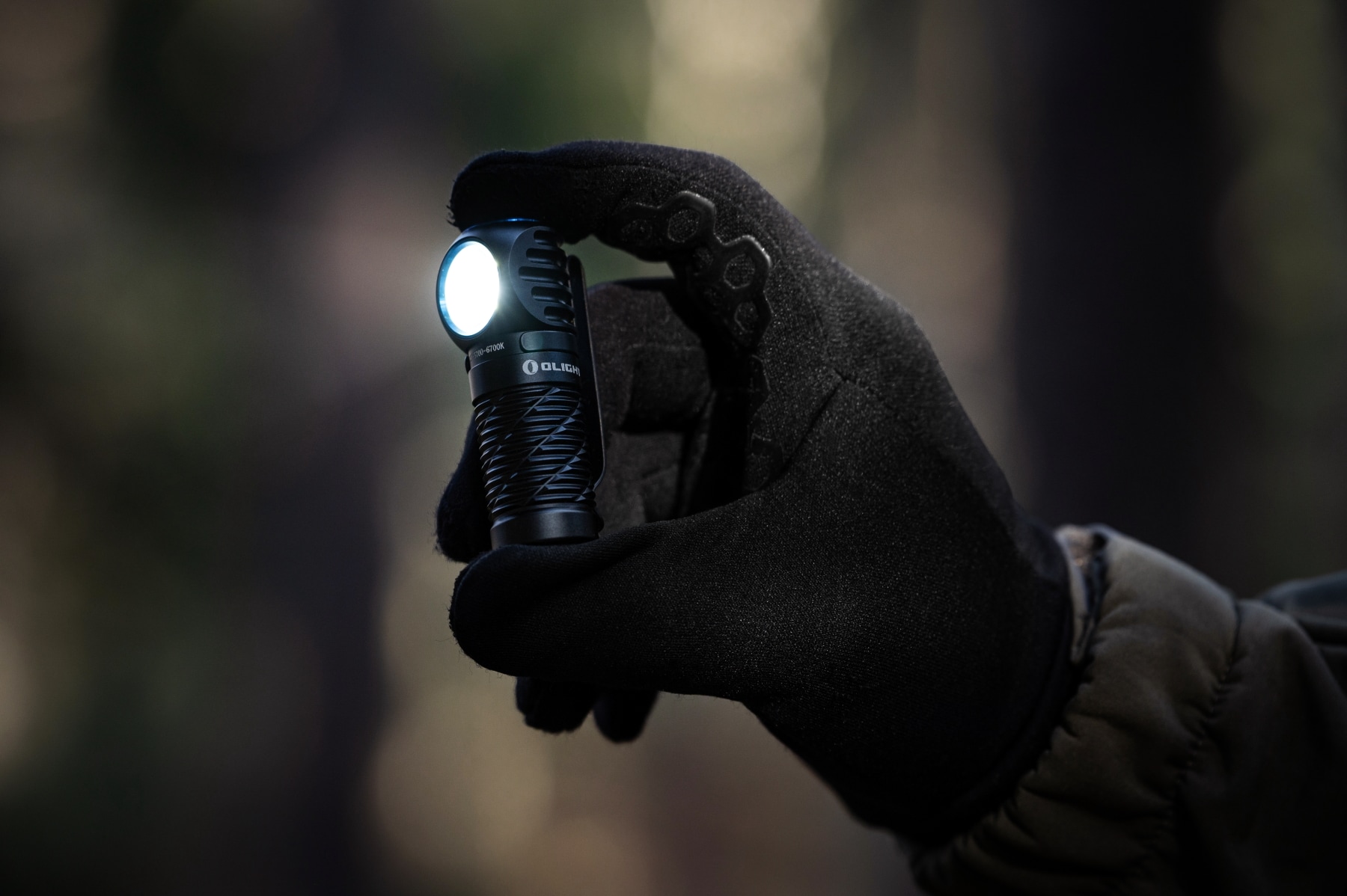 Olight Perun 3 Mini Cool White Black pántos fej- és derékszögű lámpa - 1250 lumen