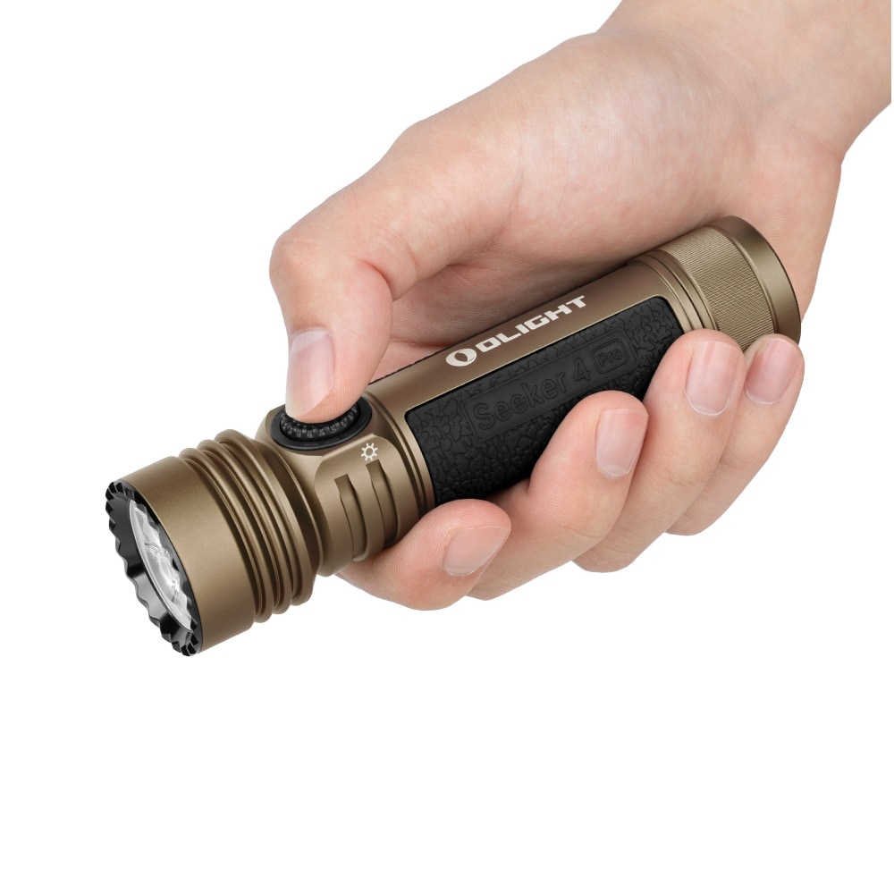 Olight Seeker 4 Pro Cool White taktikai keresőlámpa Desert Tan - 4600 lumen