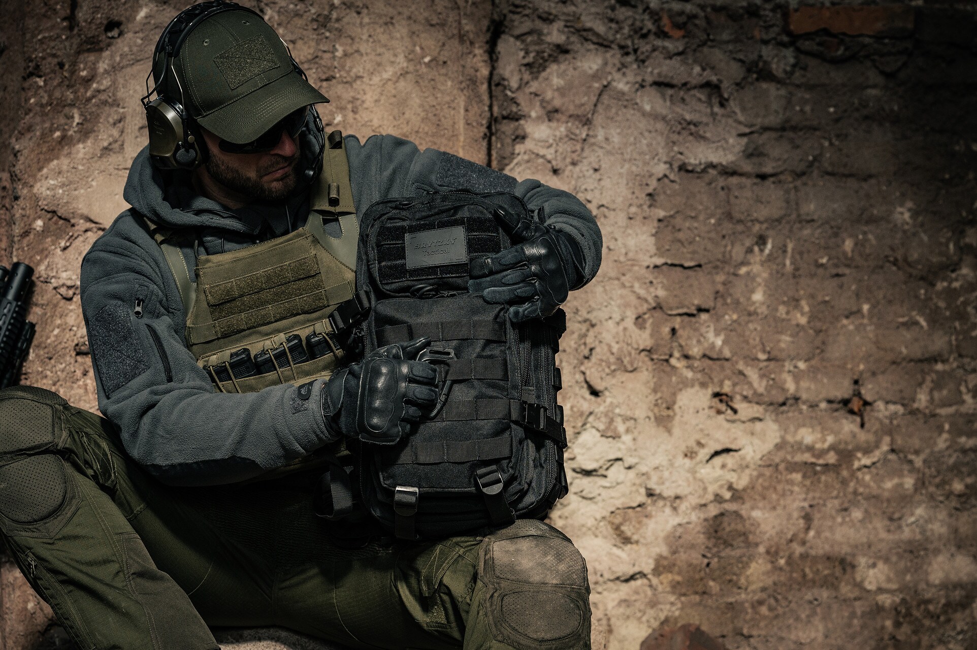 Brytzky Tactical Polygon Small hátizsák 20 l - Black