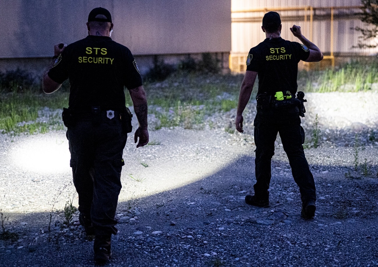 Ledlenser TT3R zseblámpa - Black - 1900 lumenów