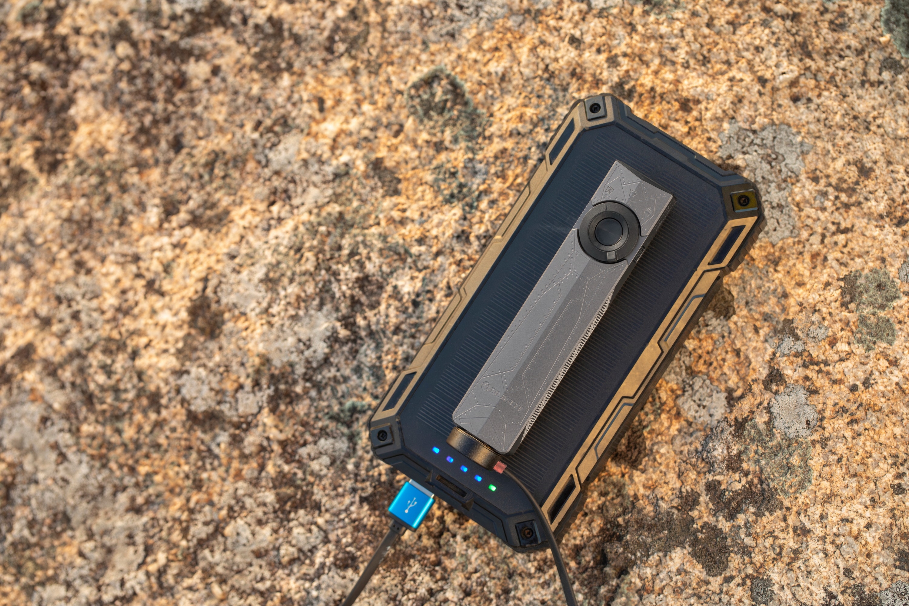 Olight ArkPro Class 1 Cool White zseblámpa Phantom Squadron - 1500 lumen